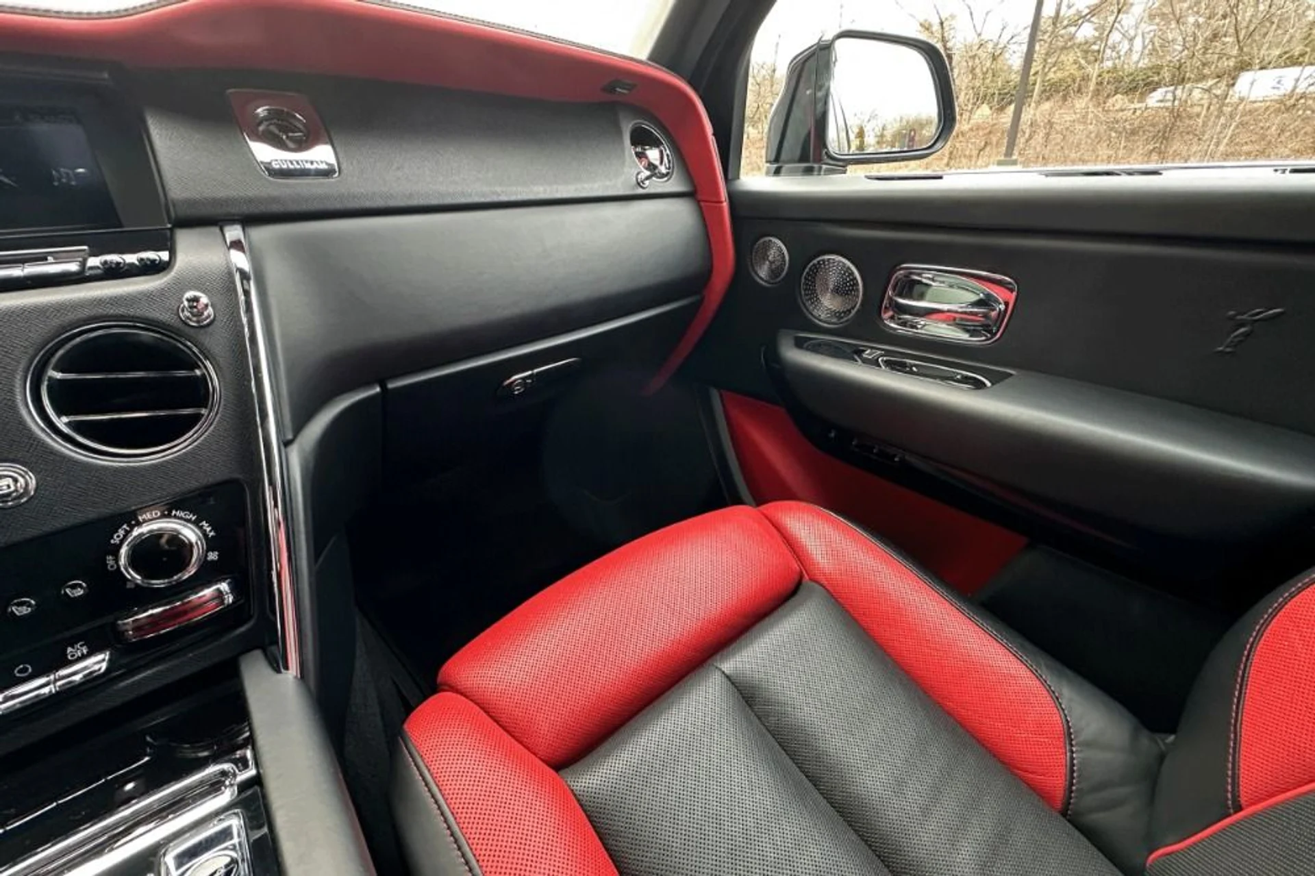 mph009_742081201_Used_2020_Rolls_Royce_Cullinan_1768571704_2ea5ea37f0