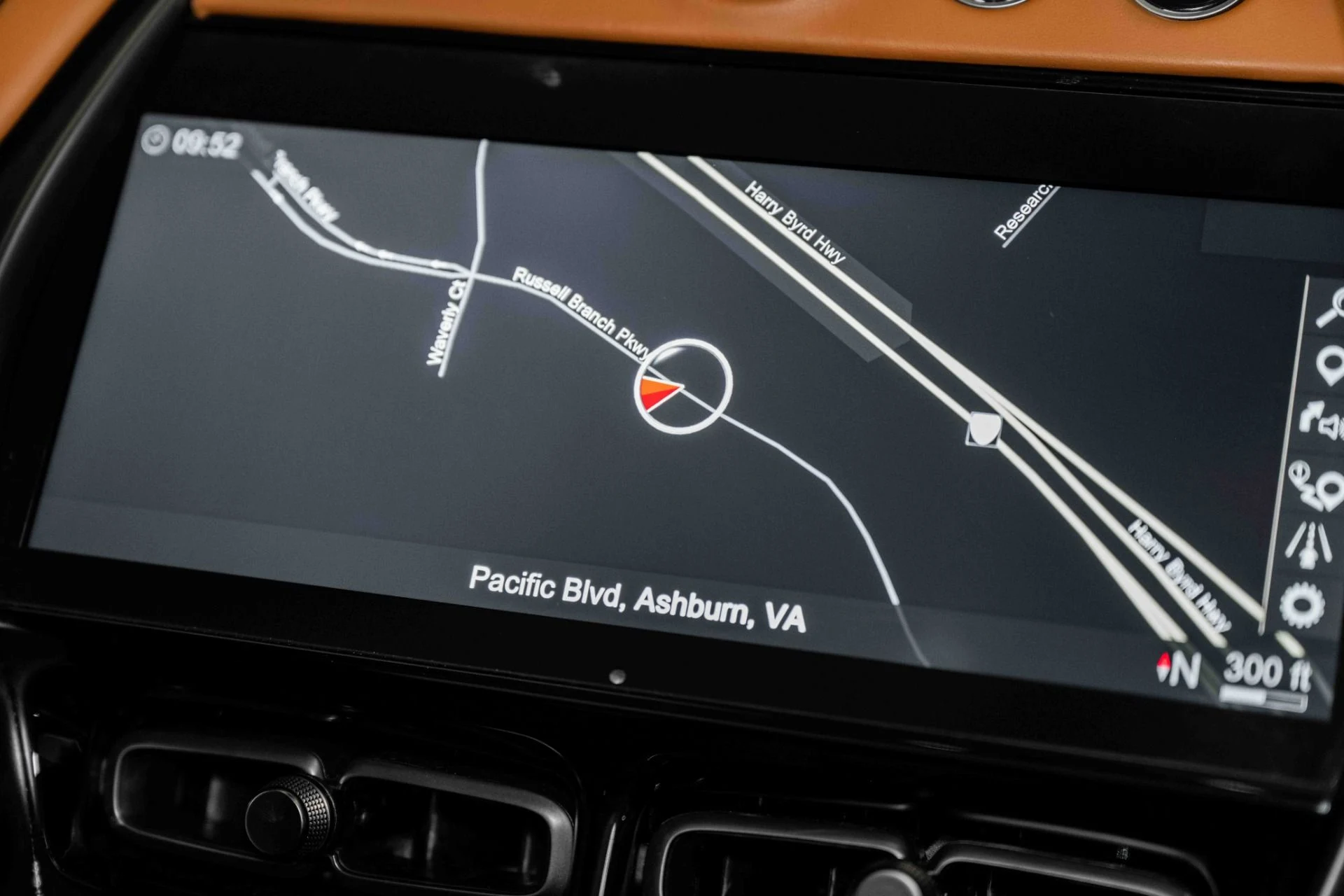 mph009_74514483_Used_2023_Aston_Martin_DBX_707_1720795210_5029e8a165