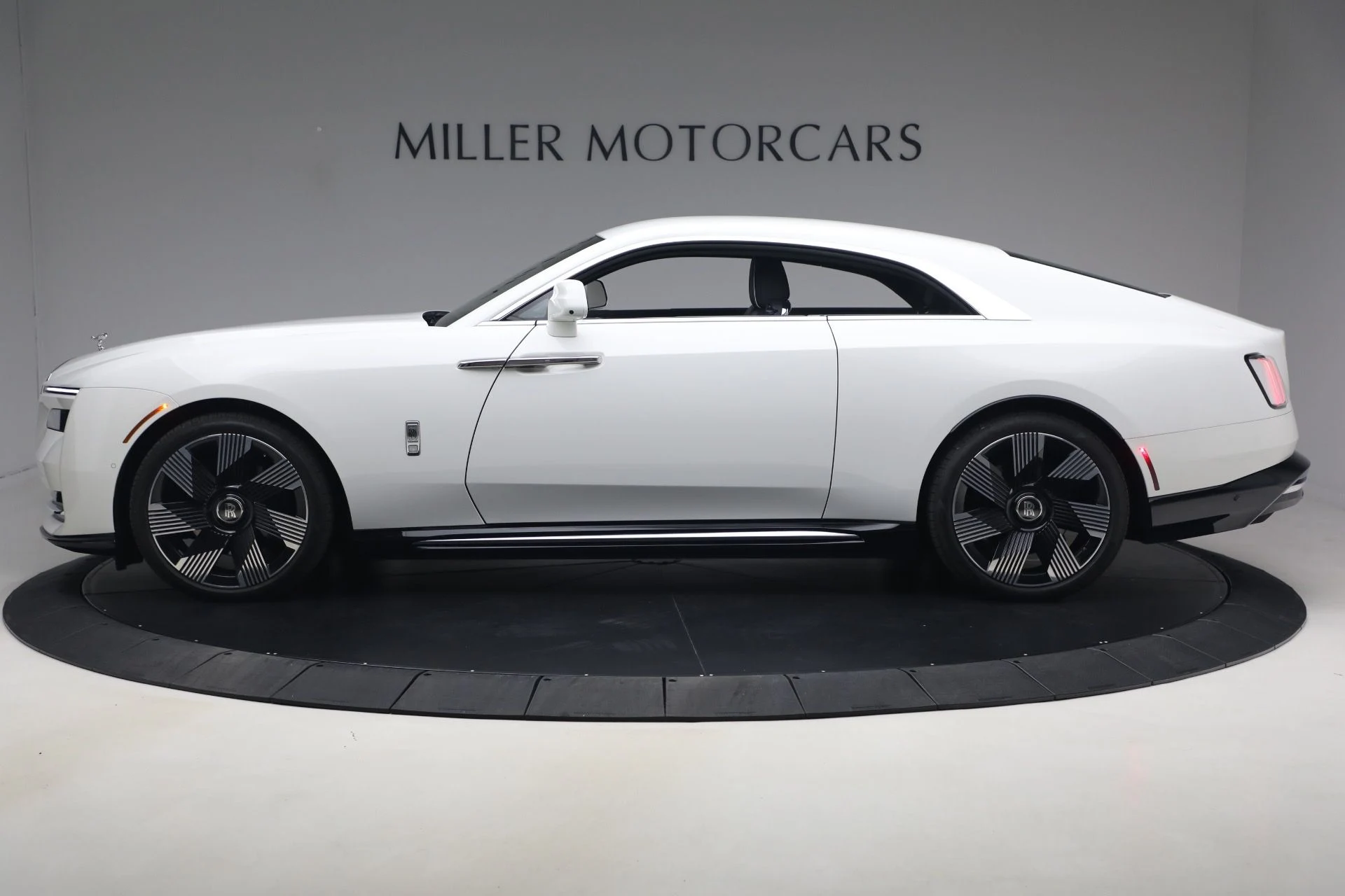 mph009_757703987_Used_2026_Rolls_Royce_Spectre_8d7e65d90e