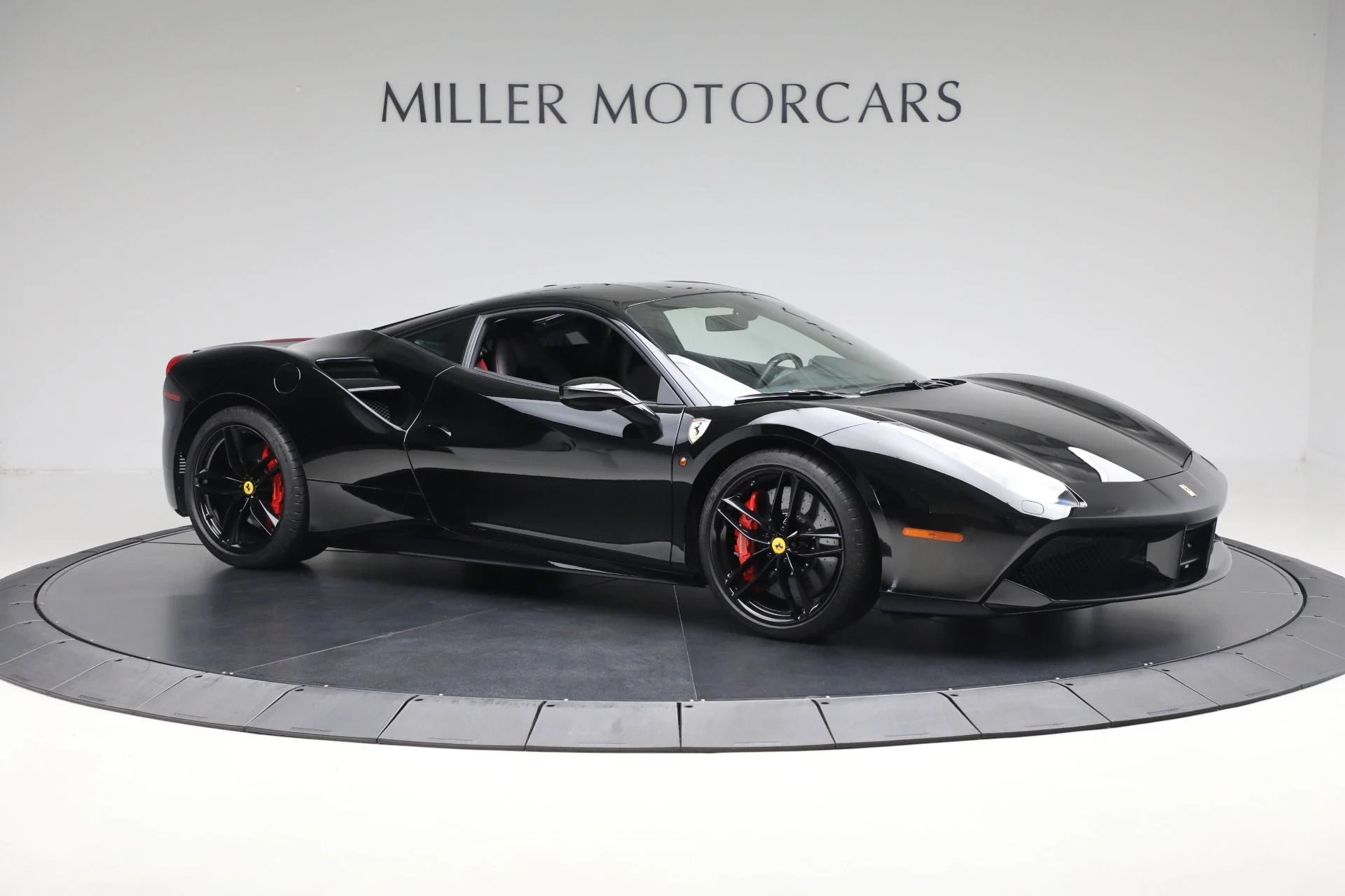 mph009_768322183_Used_2018_Ferrari_488_GTB_1758305646_264278d70c