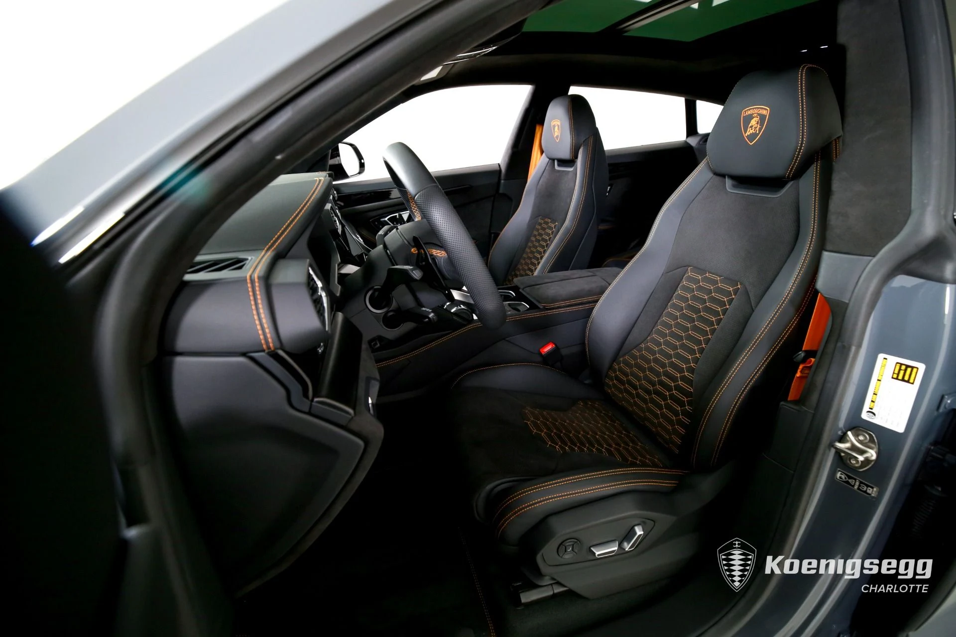mph009_771898251_Used_2024_Lamborghini_Urus_S_1761085195_10e0245299