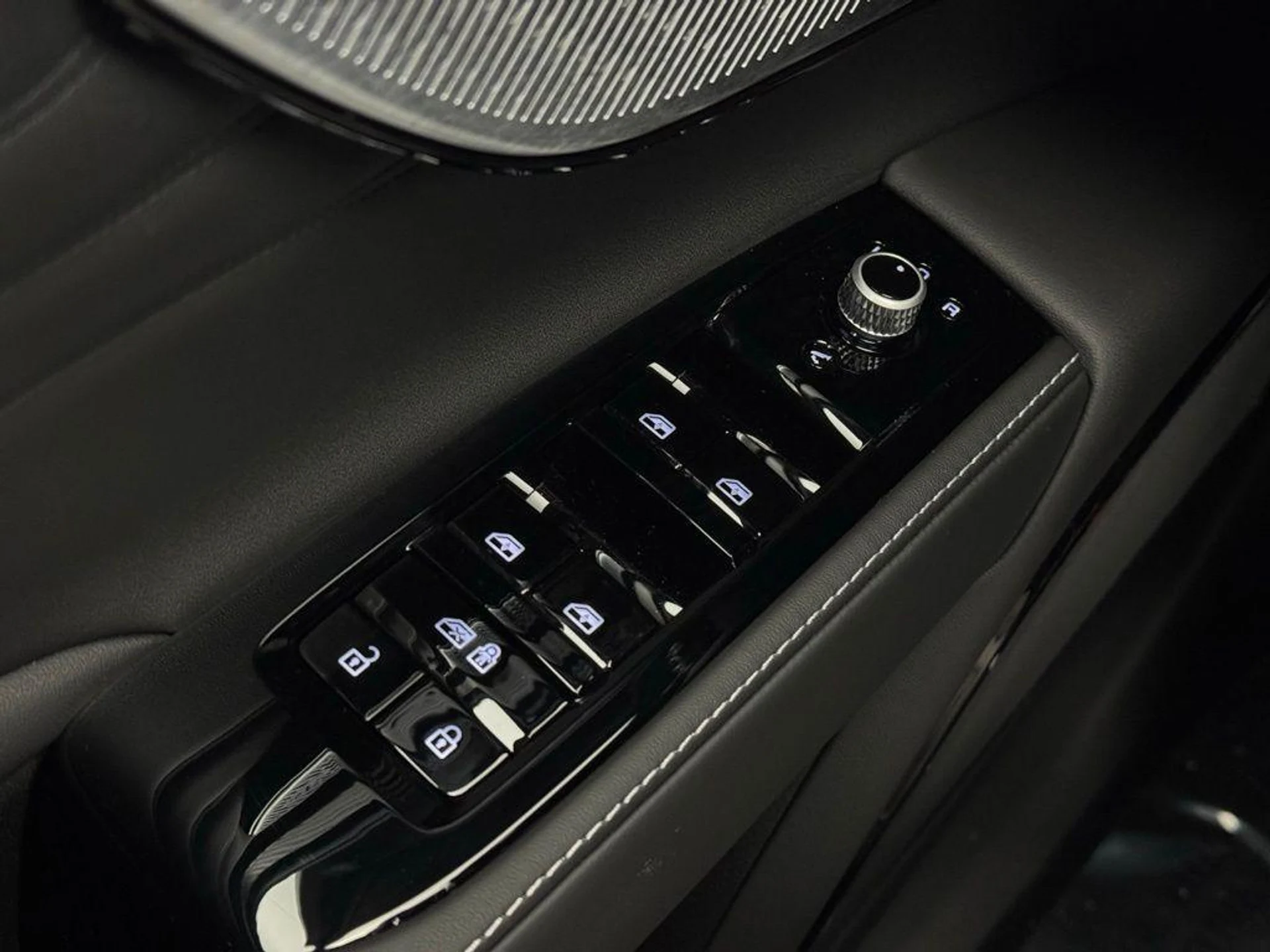 mph009_773406154_ogb9_N_Vn_O46_U7_E0rk_EVFP_Fdt_Gxys_0f2ebeafeb