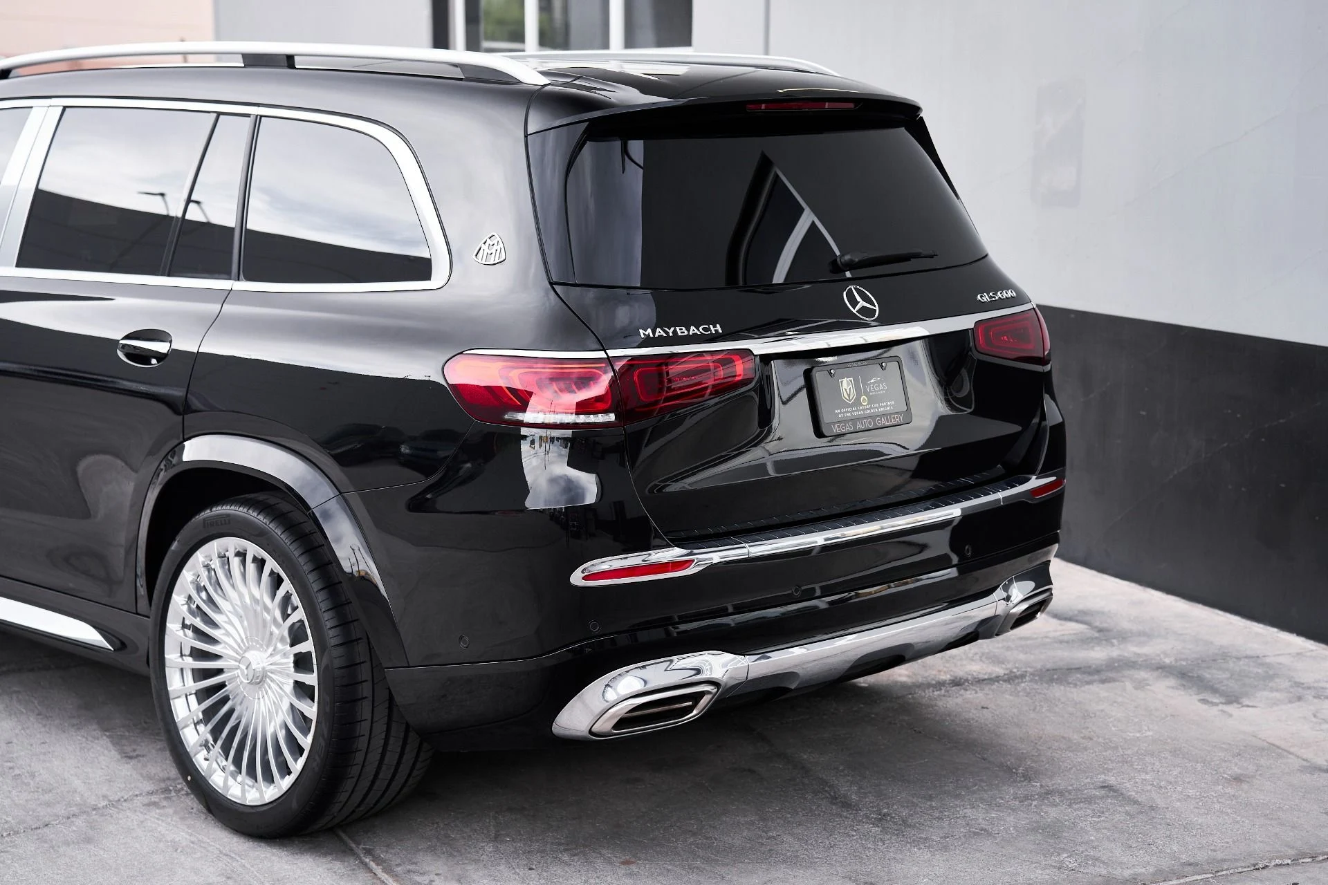 mph009_775732995_Used_2022_Mercedes_Benz_GLS_Maybach_GLS_600_1747446181_e59f1d862b