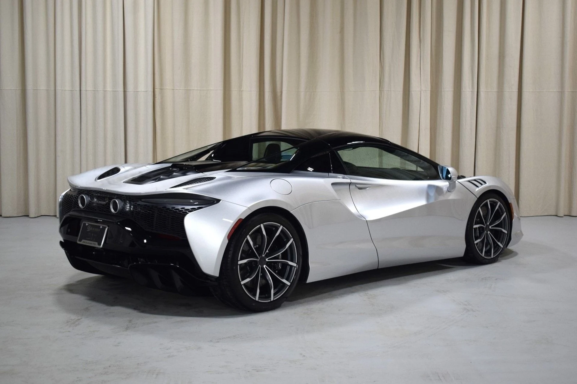 mph009_780168539_872c770d1c9d29510b6d11c3cee45593x_a2315c7458