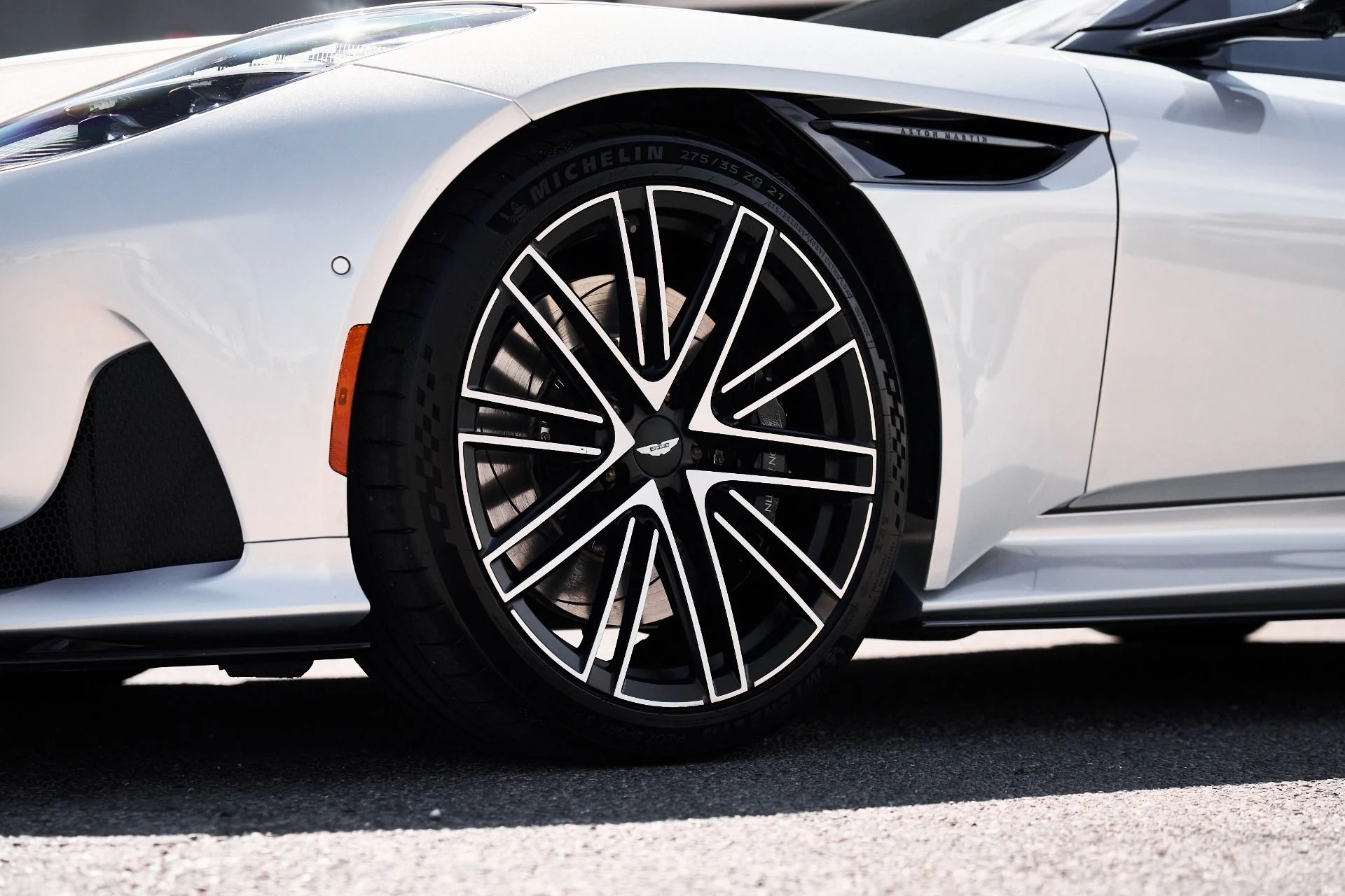 mph009_78313938_Used_2024_Aston_Martin_DB_12_1755890580_758fbceff4