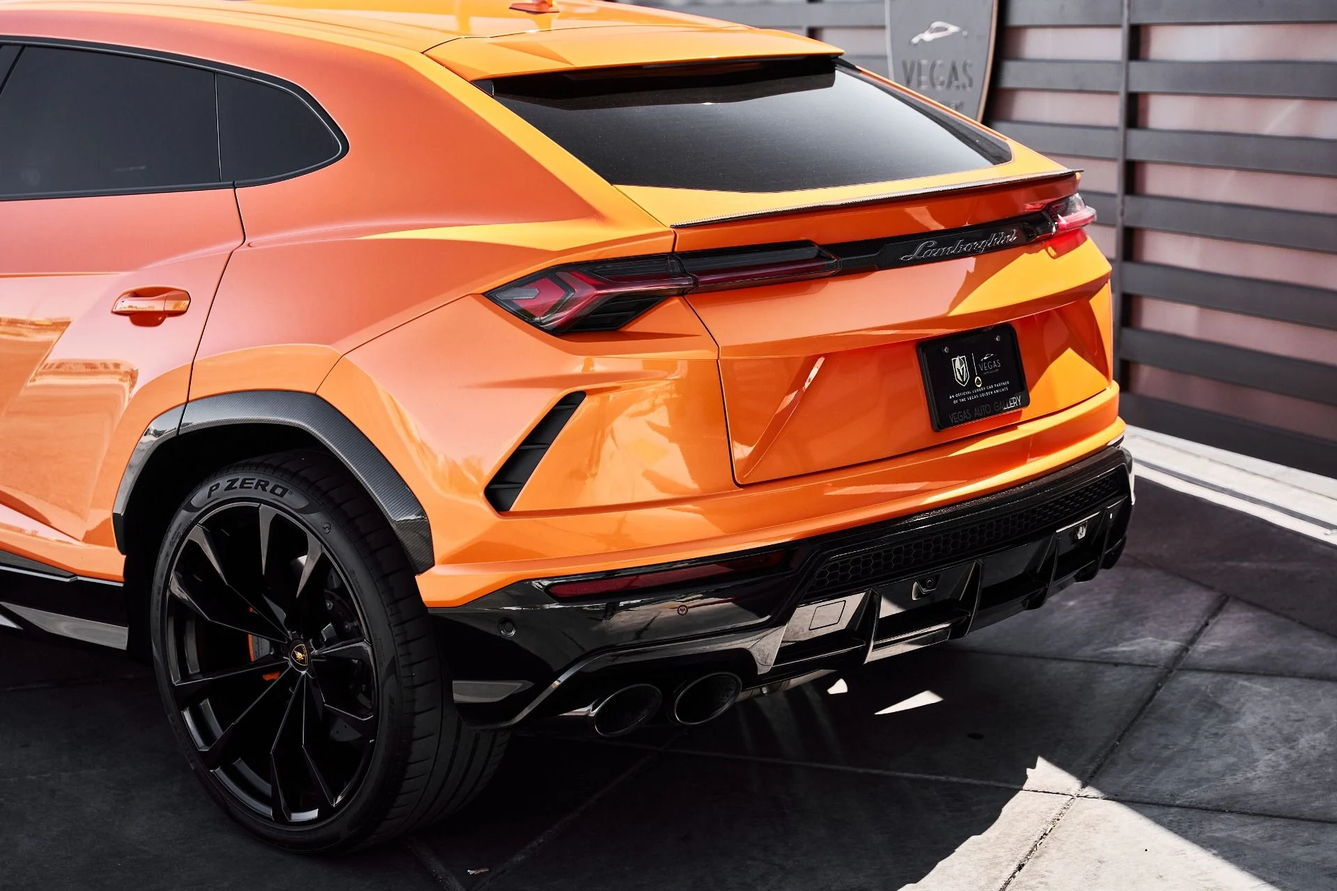 mph009_800999470_Used_2022_Lamborghini_Urus_1778204384_5c7bb0acf3