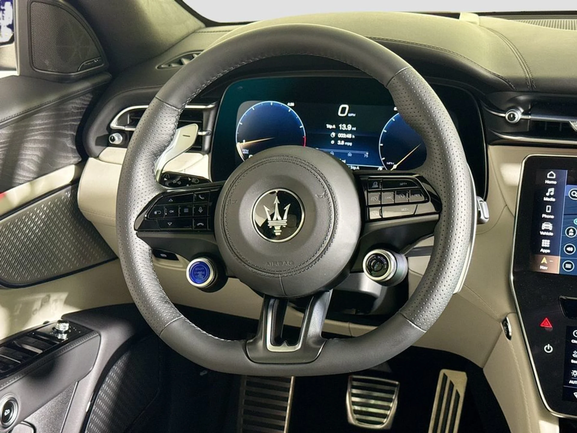 mph009_811275354_new_2026_maserati_grecale_modenaawd_11350_23054907_9_1024_24d740043d