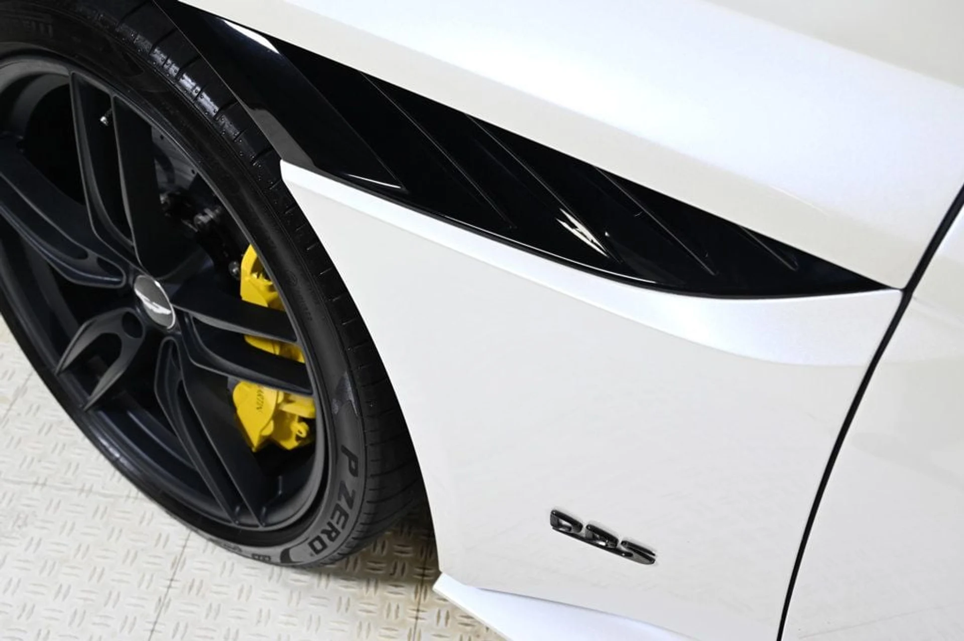 mph009_815010978_used_2021_aston_martin_dbs_superleggera_11350_22941074_9_1024_5878dcb678