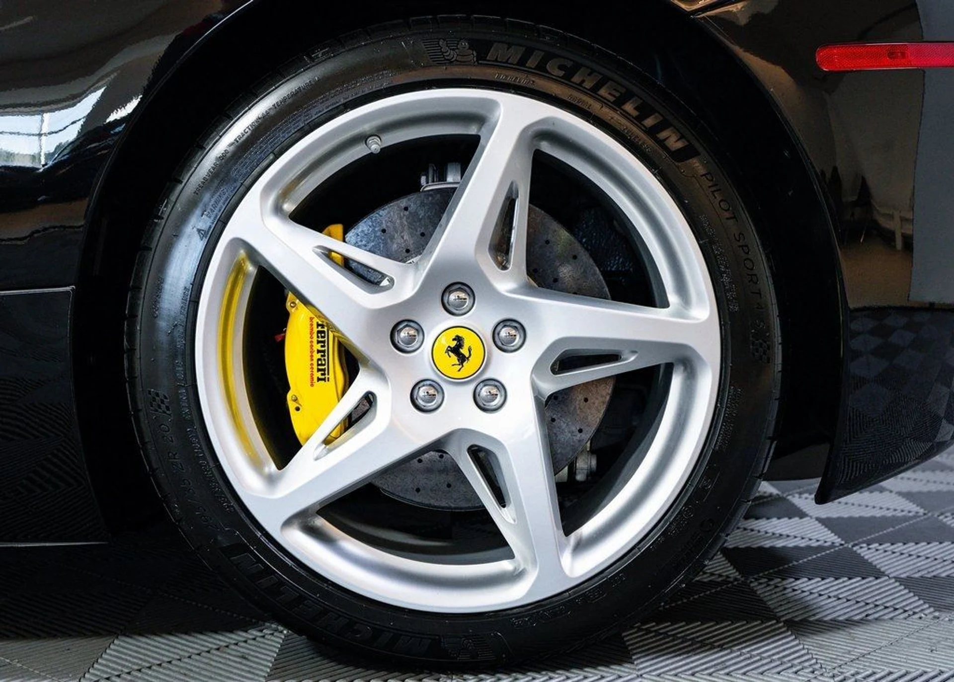 mph009_817530791_e11078ecb3b1ad68dde53c58154466e8_5ac7a6e3a3