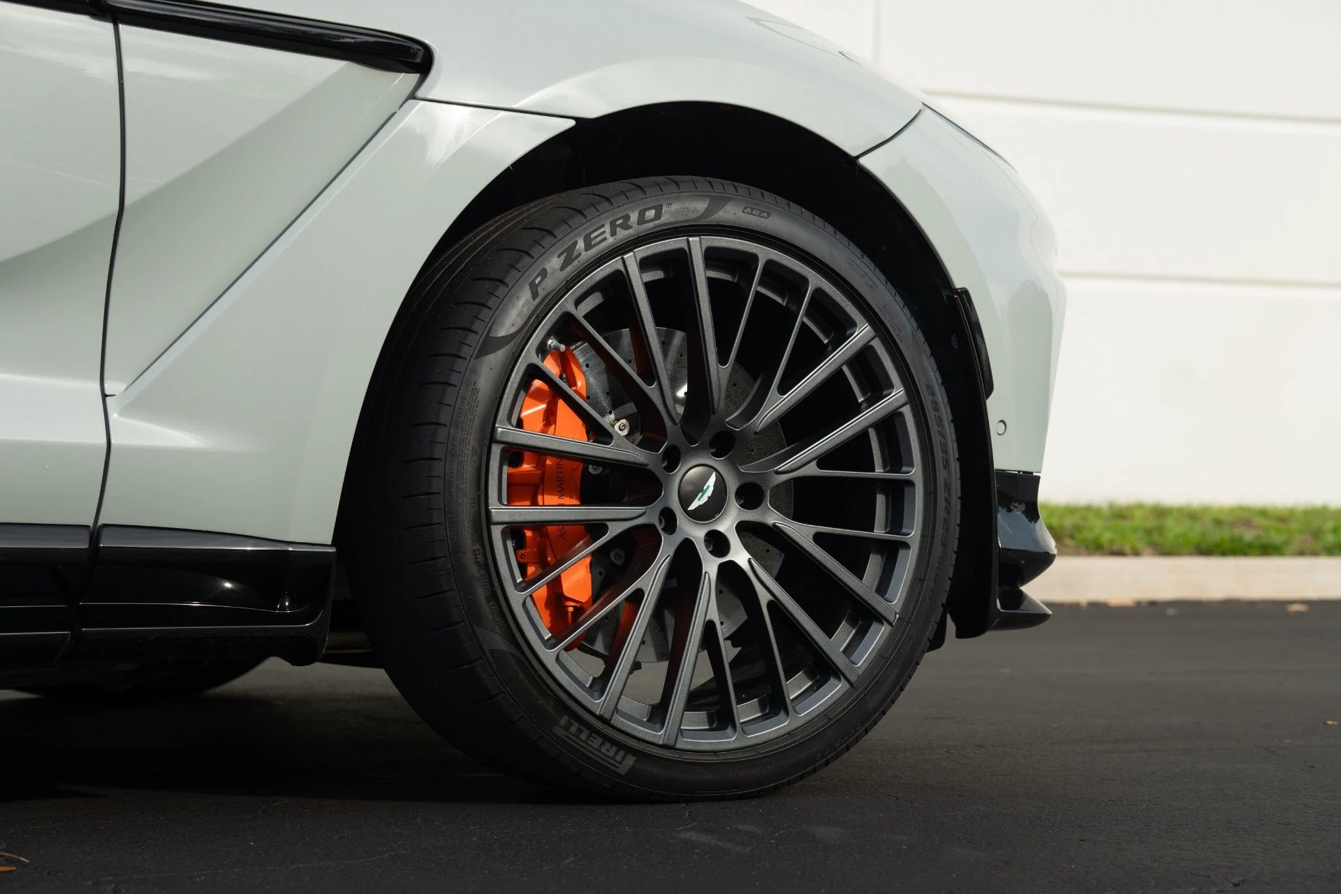 mph009_818357442_Used_2023_Aston_Martin_DBX_707_1756441558_c15a80daa0