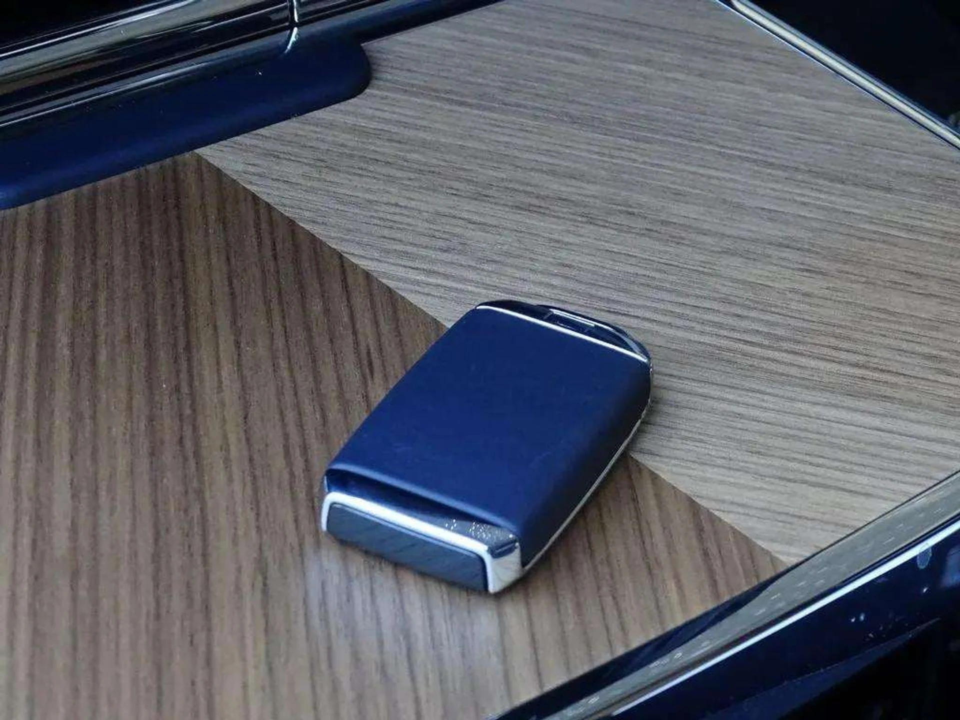 mph009_81980432_e2cf22470b8333bc9bceba79c8c5ed79x_0b54505b48