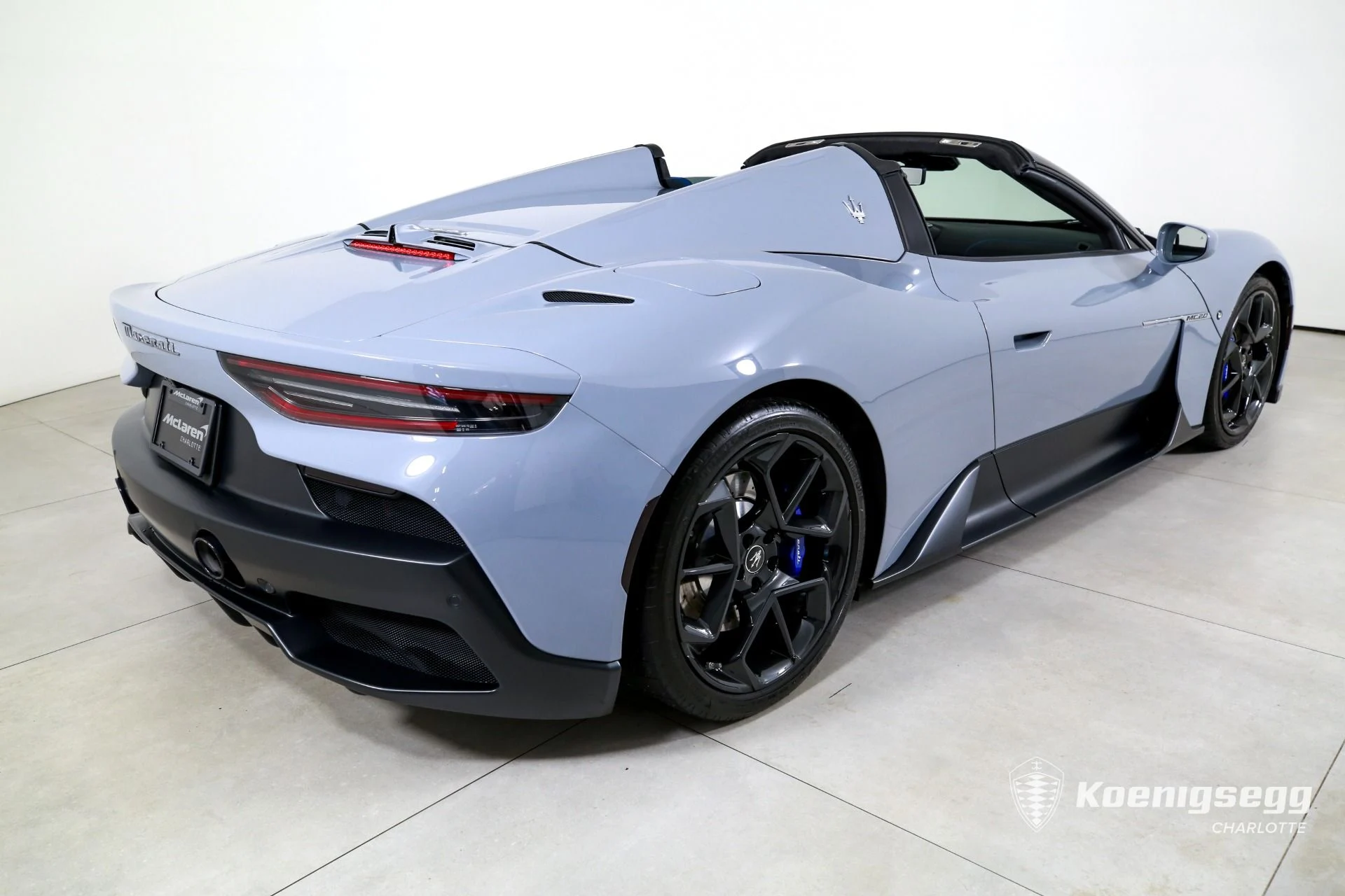 mph009_824987577_Used_2023_Maserati_MC_20_Cielo_1761054528_e94573ff1a