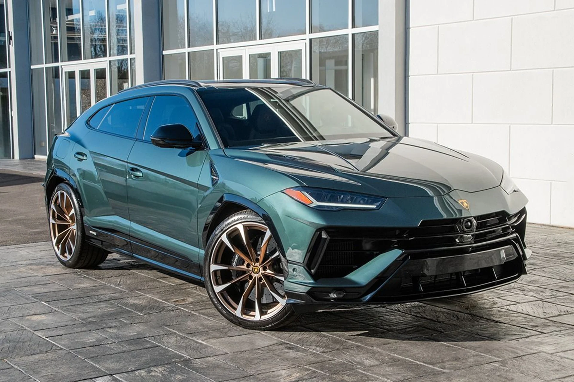 mph009_828299123_Used_2024_Lamborghini_Urus_S_1769870776_022e94ba96