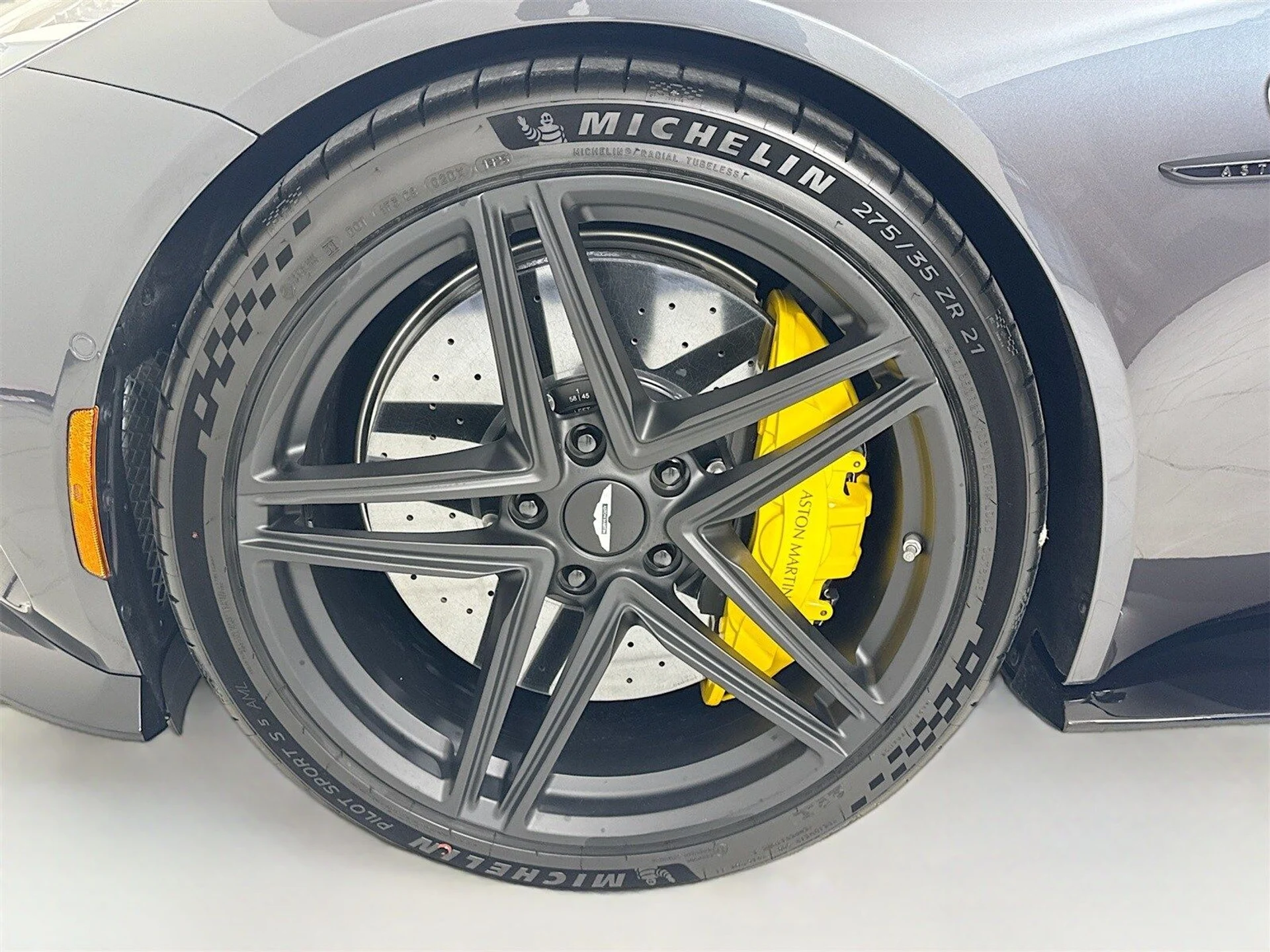 mph009_830701011_e8988fb9f02693be630696793f99b765x_17fdc3a577