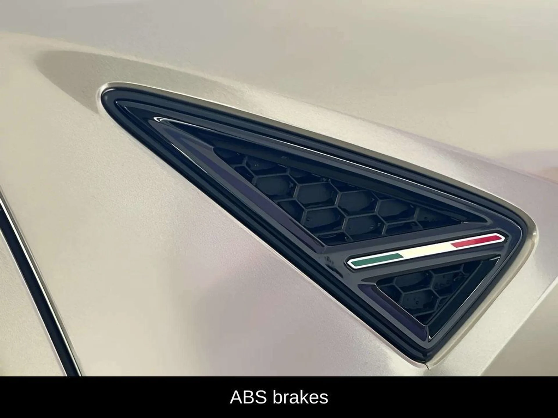 mph009_832192250_bsyak1j4xpx7h80x2jiog17qosb5_8d44b8cf14