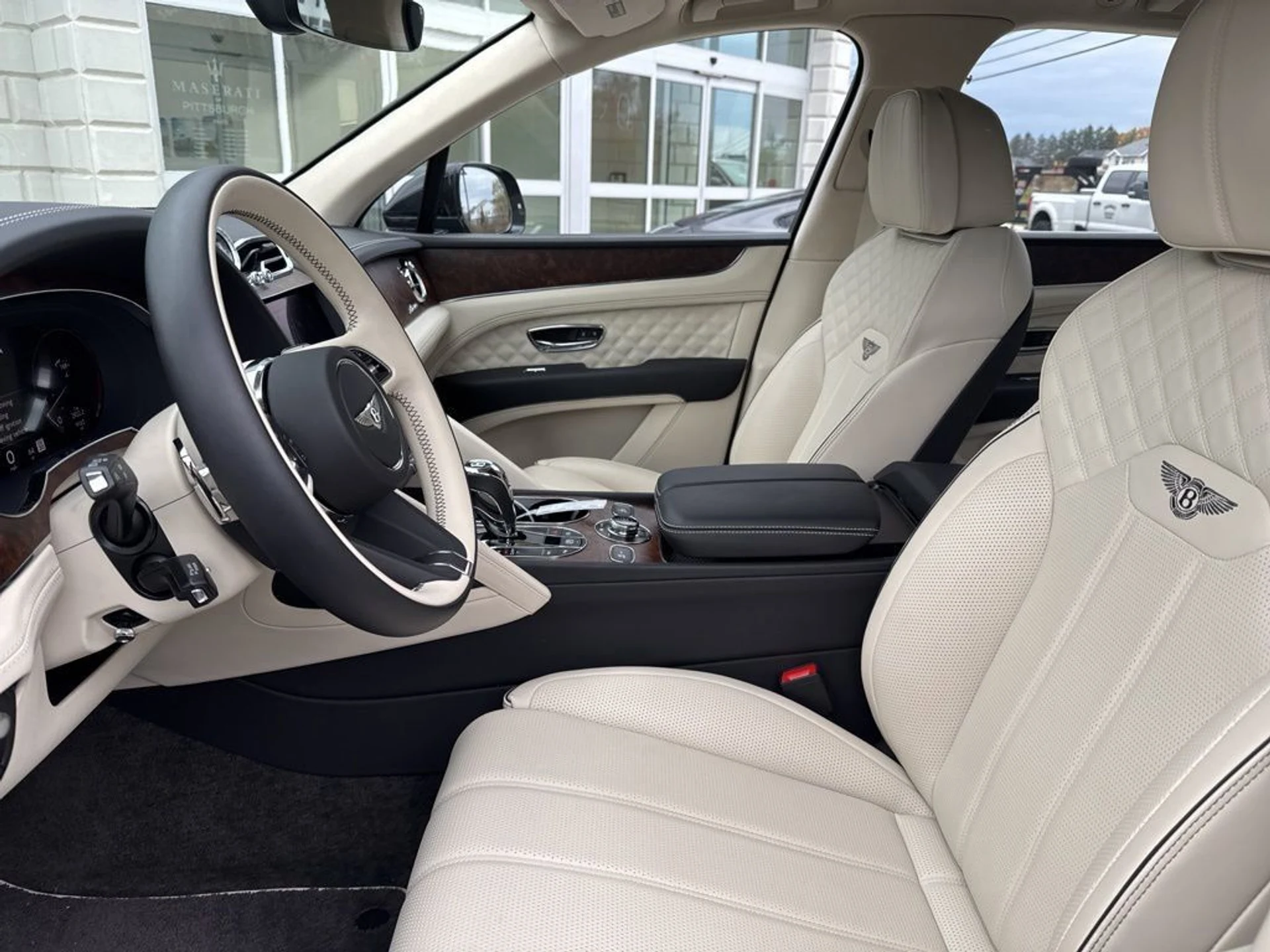 mph009_83652570_d72f2e9e4e3f4c2da5a1f6d7b071fbed_142387f248