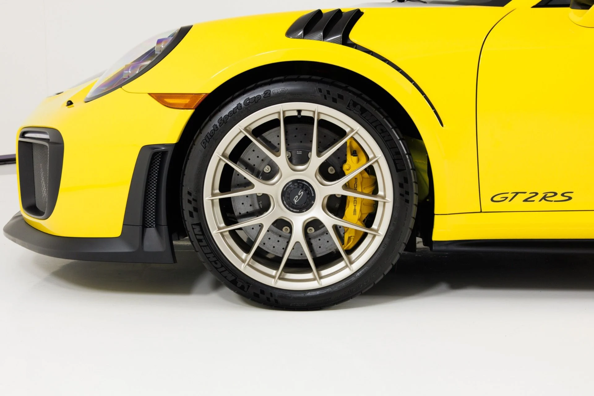 mph009_842834721_Used_2018_Porsche_911_GT_2_RS_1787778672_f6cd0c723d