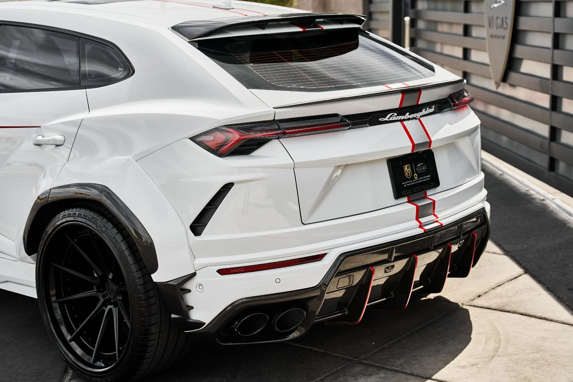 mph009_844775978_Used_2021_Lamborghini_Urus_1787967052_cb2b4e5c12
