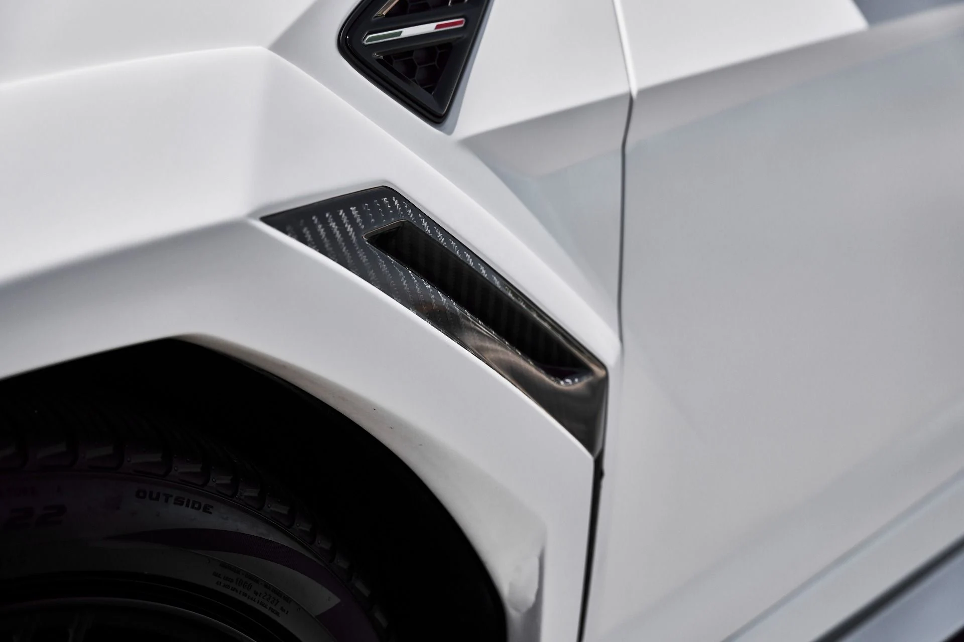 mph009_846689718_Used_2019_Lamborghini_Urus_Base_1776301814_402106e4ba