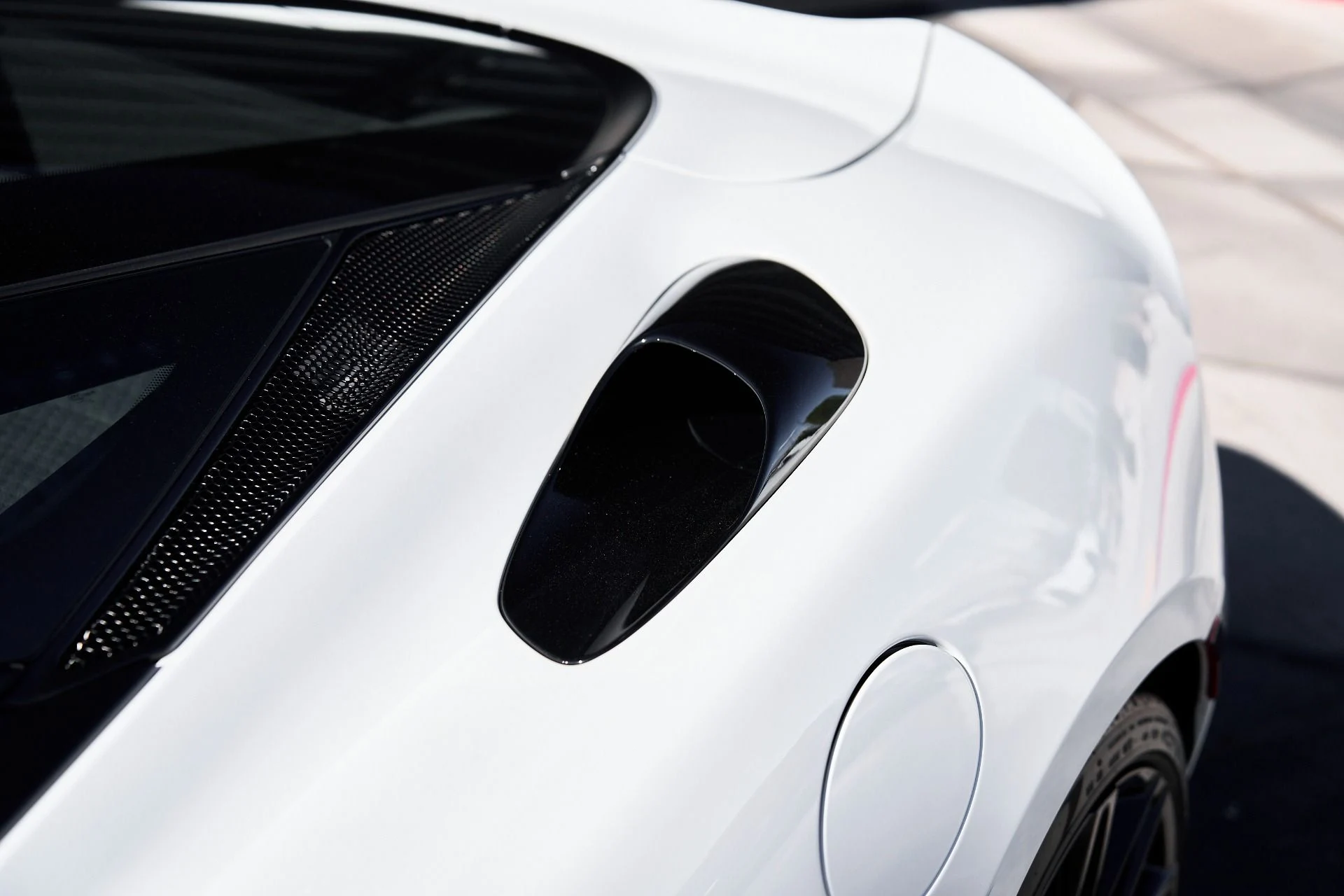 mph009_851474255_Used_2025_Mc_Laren_GTS_1760565704_98cdaa3db4