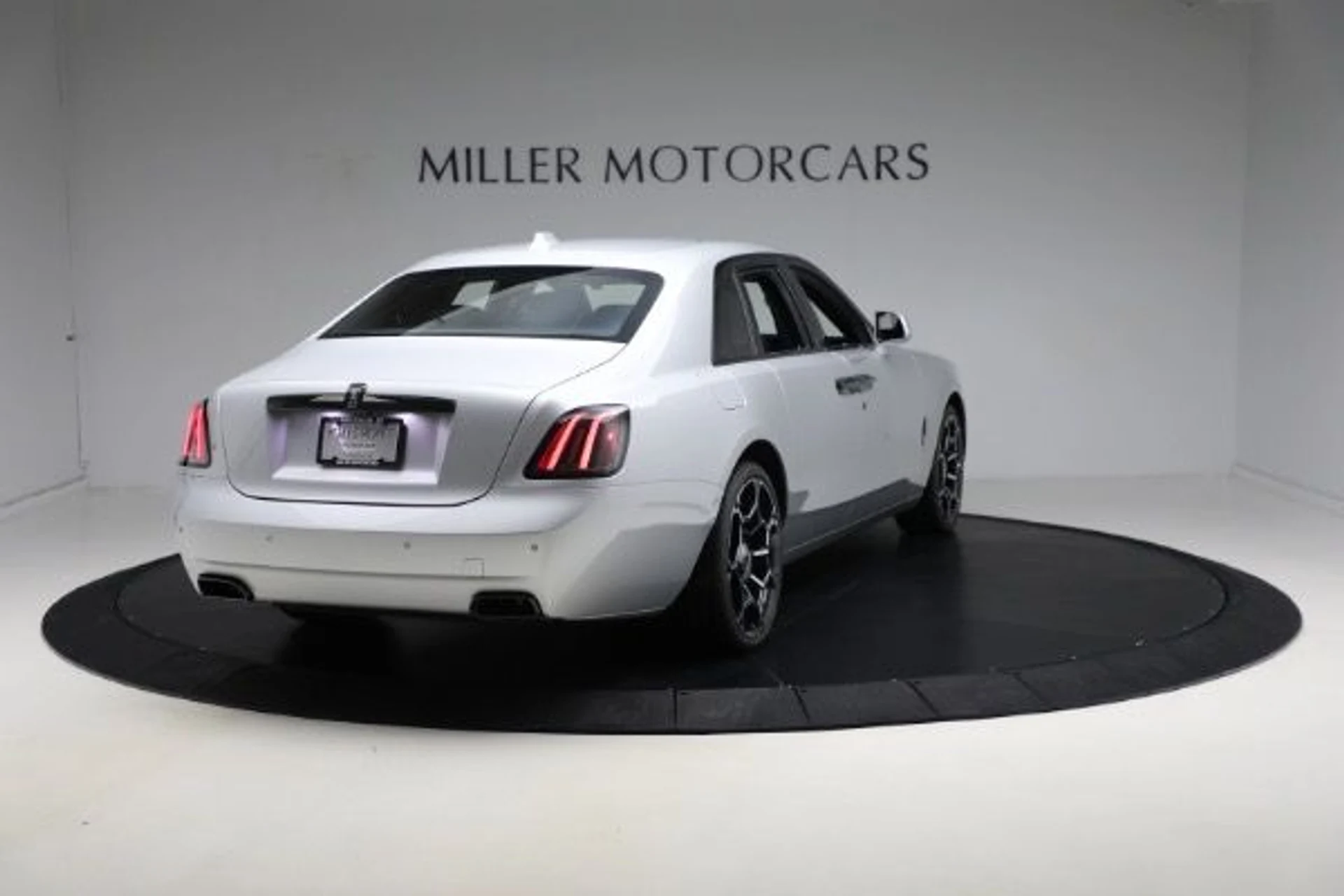 mph009_853352819_New_2025_Rolls_Royce_Black_Badge_Ghost_a8ac3f6787