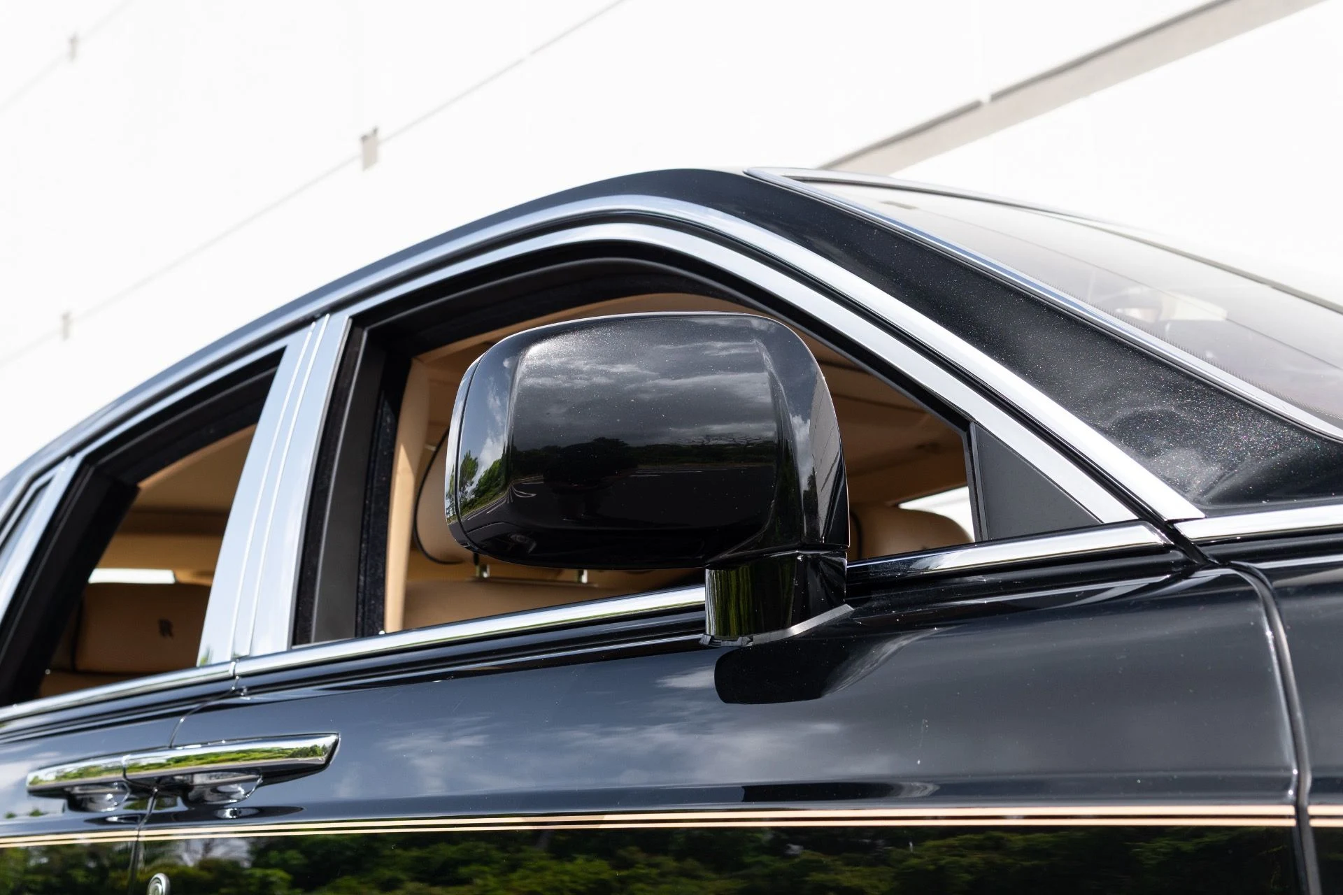 mph009_884724050_Used_2015_Rolls_Royce_Phantom_1779983365_147550db00