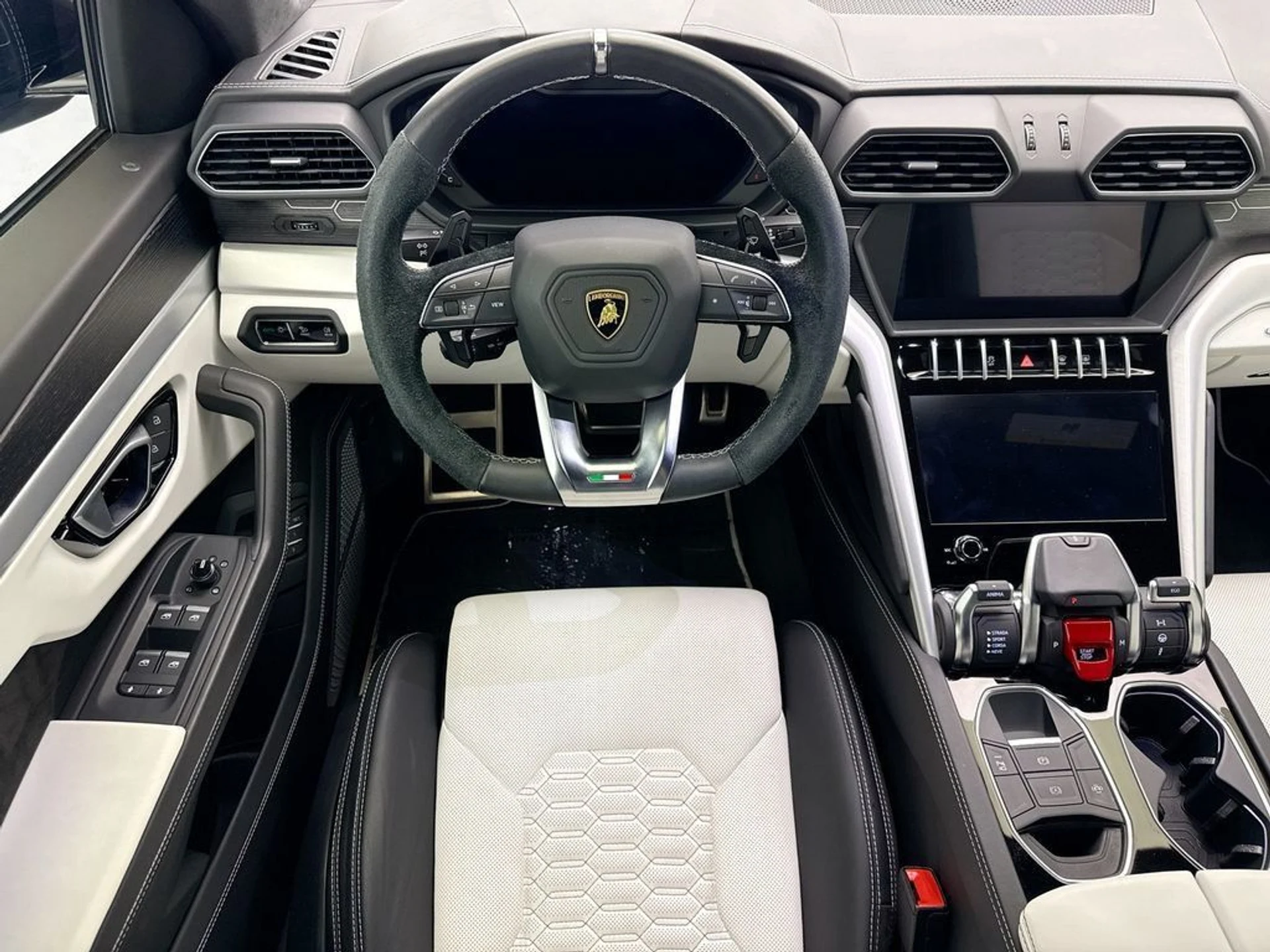 mph009_900324983_used_2019_lamborghini_urus_awd_8119_23021211_10_1024_5872e354fe