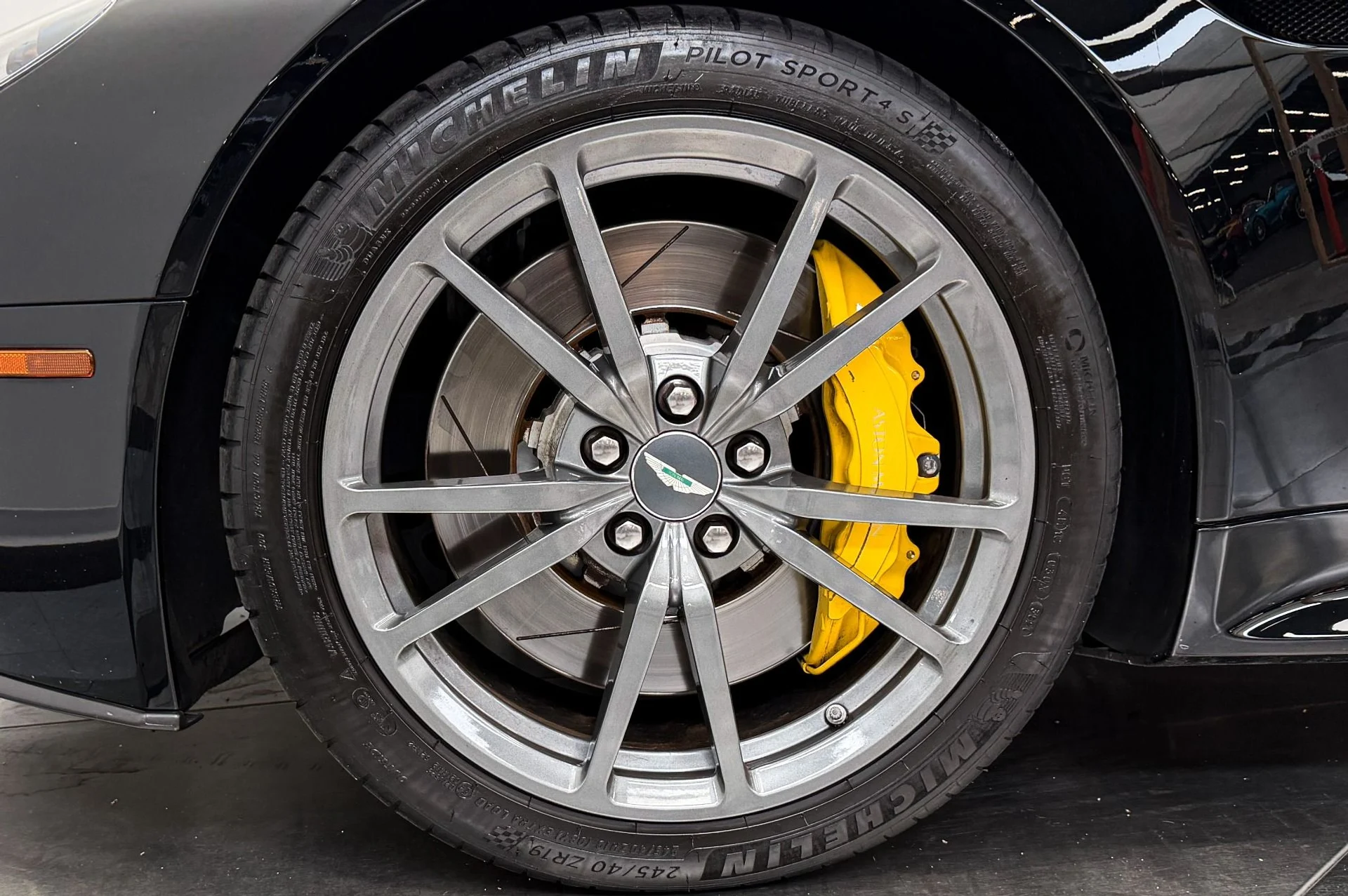 mph009_902964262_Used_2015_Aston_Martin_V8_Vantage_GT_6_Speed_Manual_Two_Tone_Bodywork_1782240844_23a60a452e