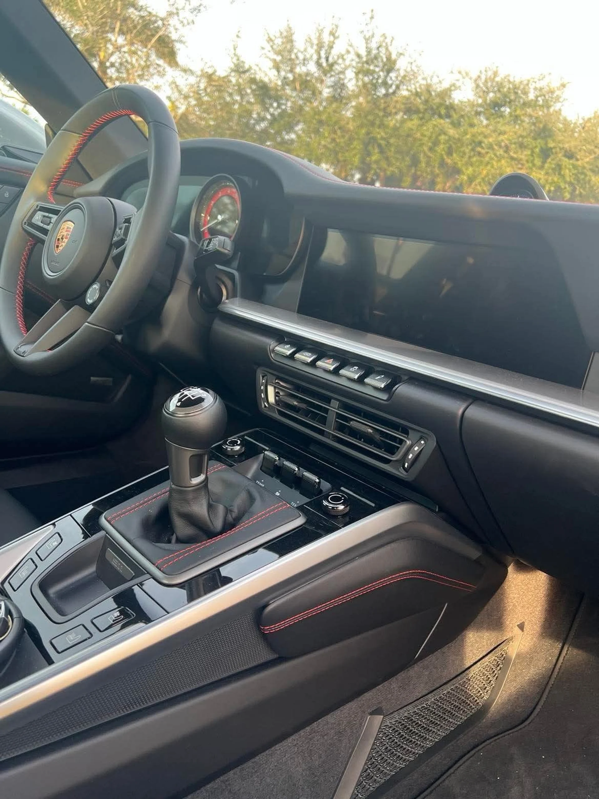 mph009_909242170_Used_2024_Porsche_911_Carrera_S_Manual_1738007466_03ddff0fa9