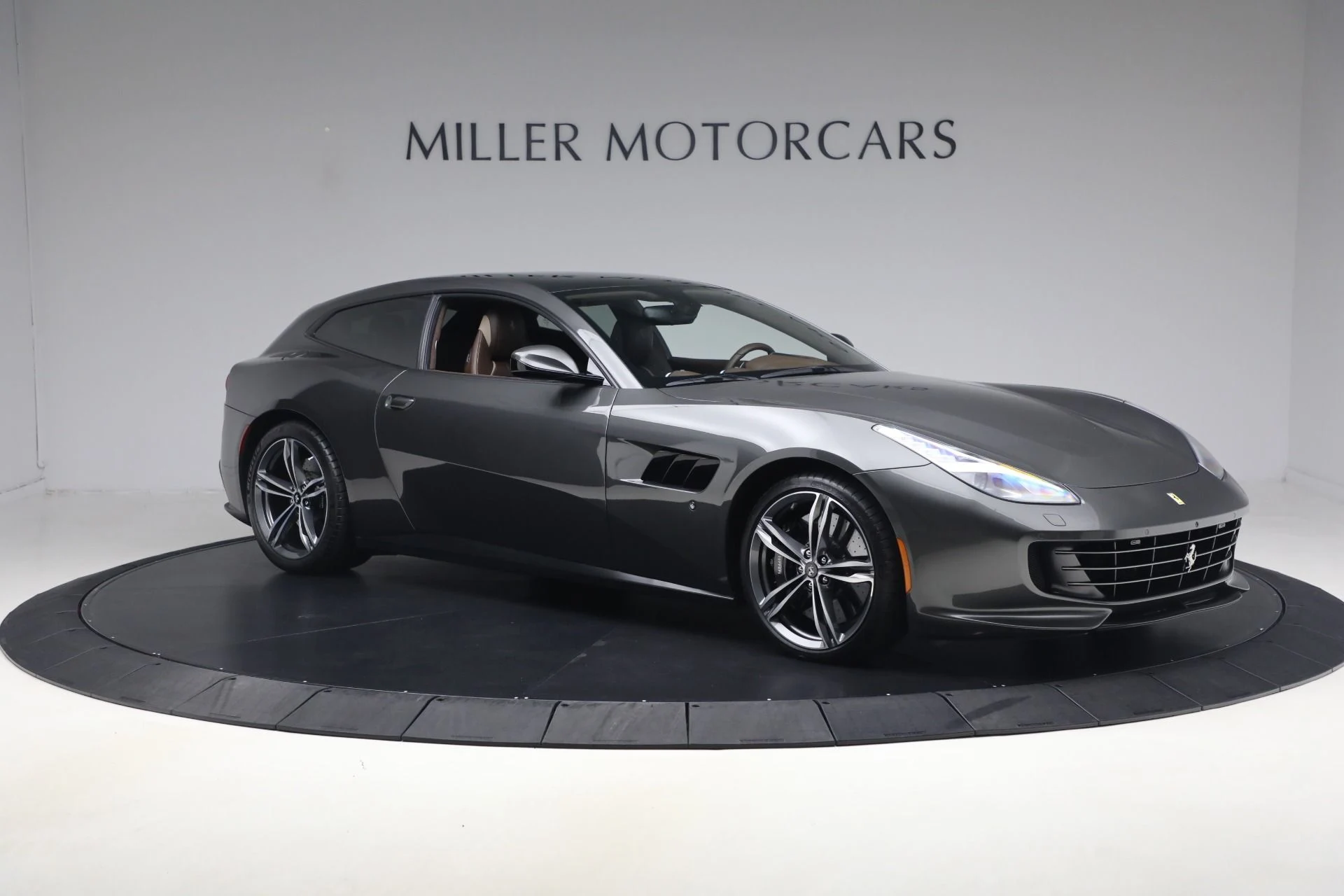 mph009_915085661_Used_2019_Ferrari_GTC_4_Lusso_1790777067_a81f883bd0