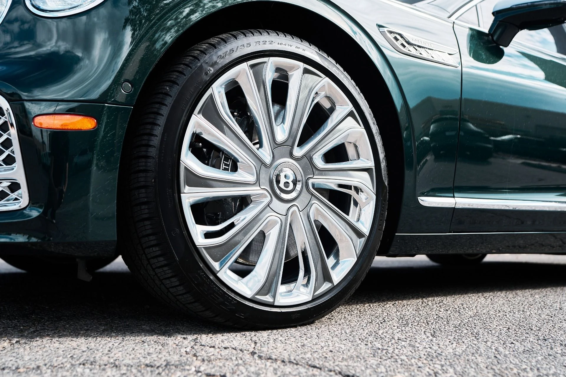 mph009_918637999_Used_2024_Bentley_Flying_Spur_Mulliner_W12_1756173312_3562d57919