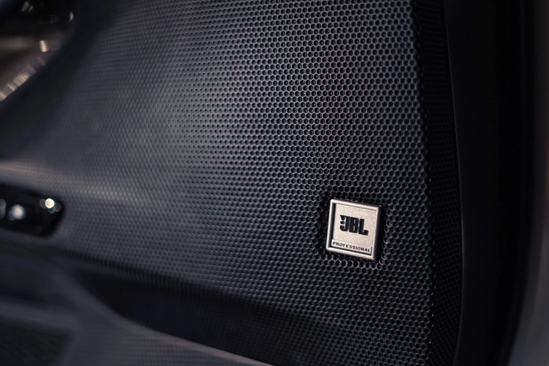 mph009_921780083_Used_2021_Ferrari_SF_90_Stradale_HUGE_660k_MSRP_1776712000_f2dcd2aa50