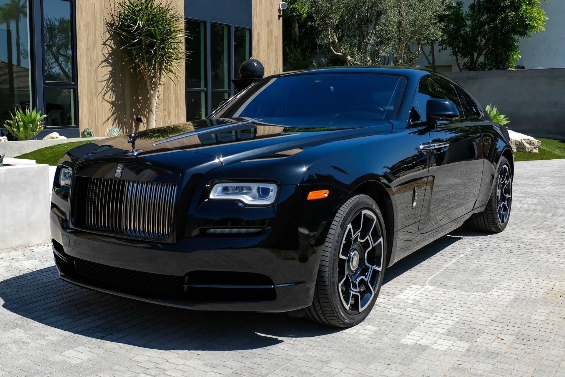 mph009_933949068_Used_2017_Rolls_Royce_Wraith_1753316399_ae6fde02c0
