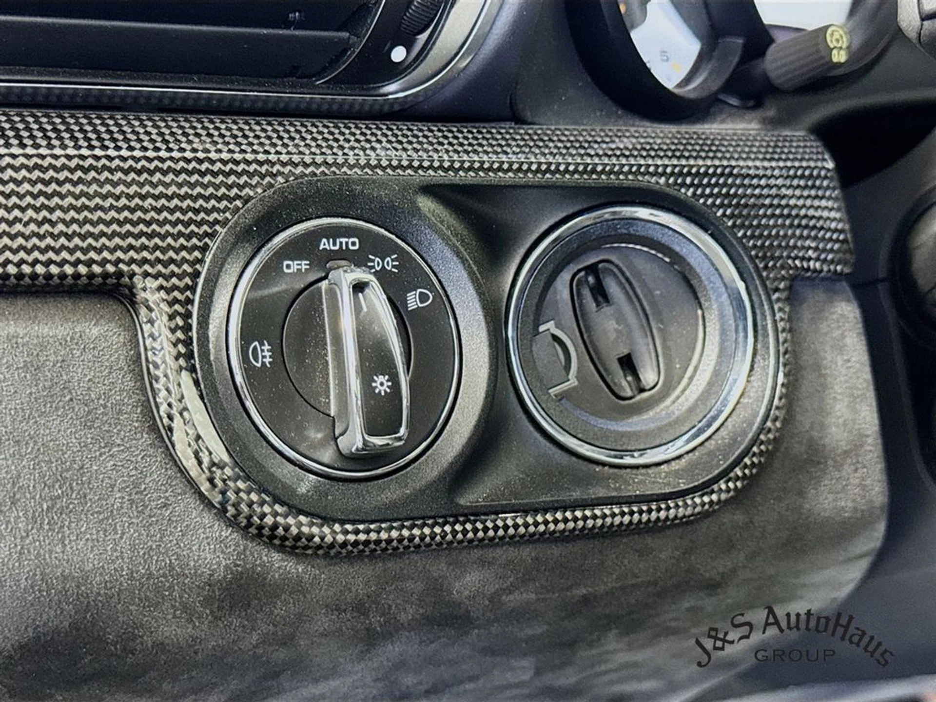 mph009_940760173_qkkry0vcoxmnb9753wixcqyvnp3k_b3f21f04a5