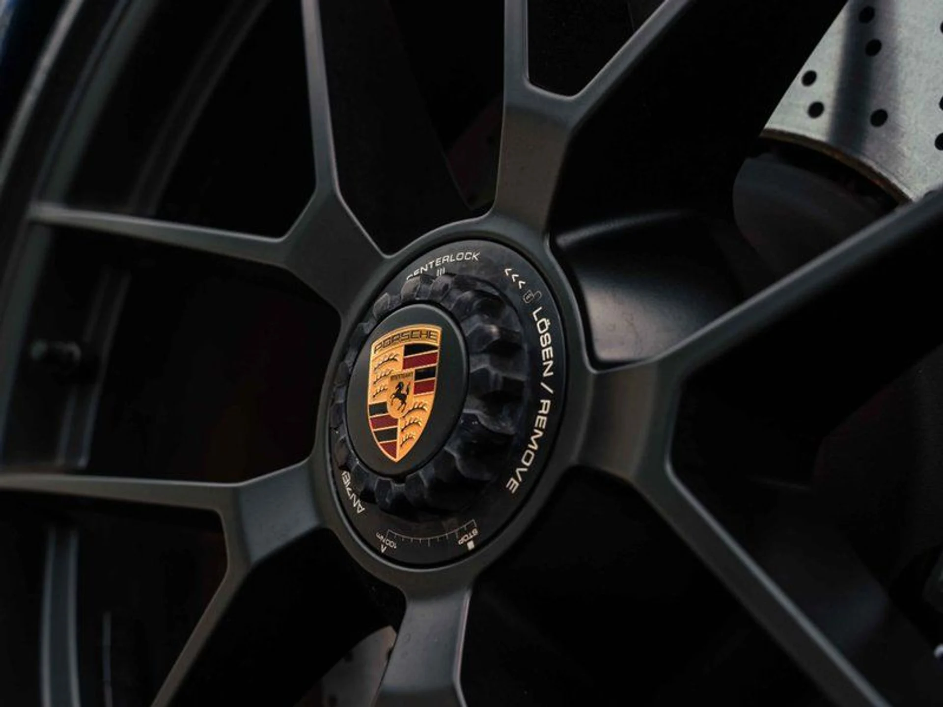 mph009_941794078_38706254_07190_2025_porsche_911_010_b38a2168d8