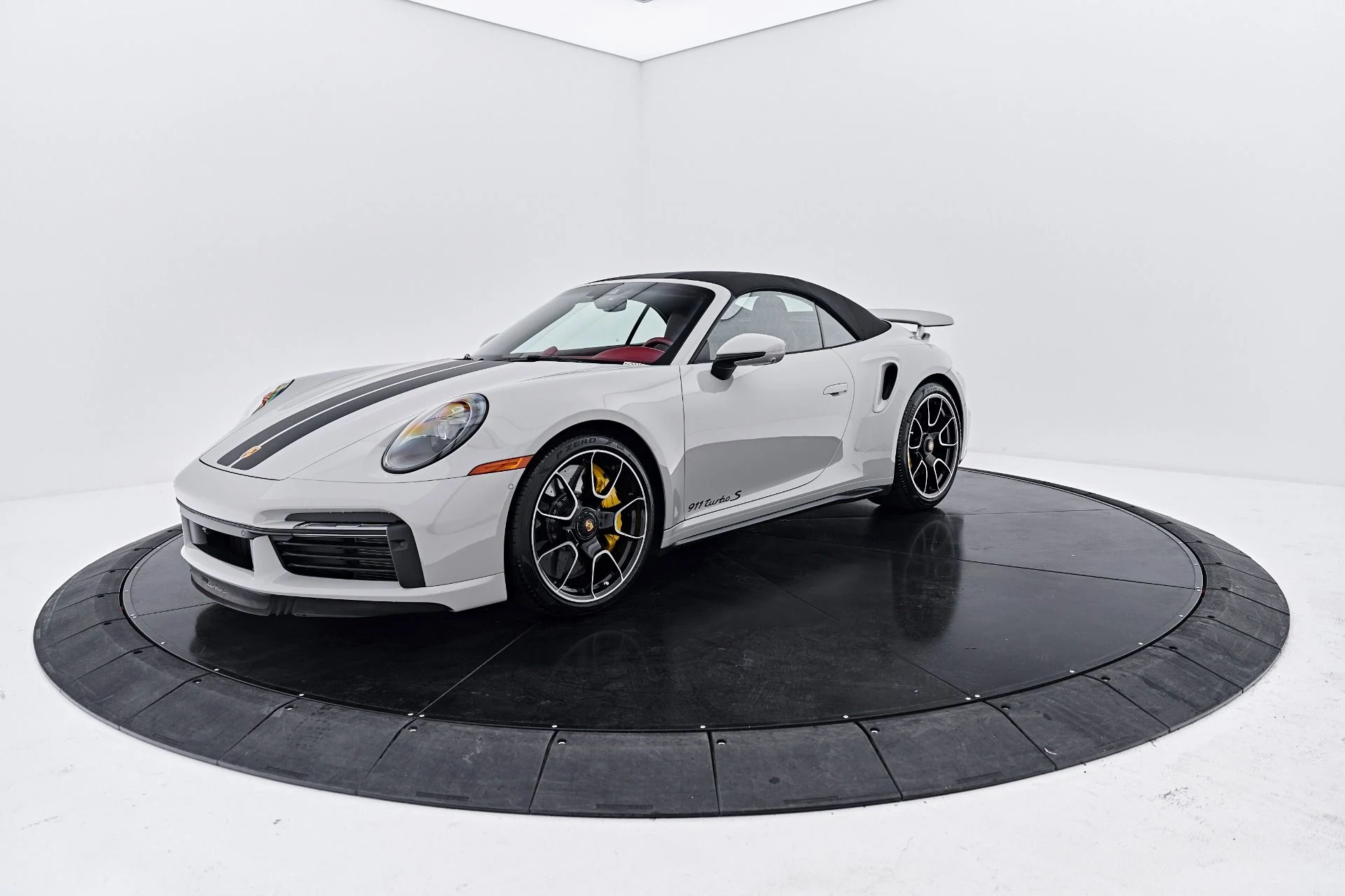 mph009_944621600_Used_2024_Porsche_911_Turbo_S_1790987885_8e61061971