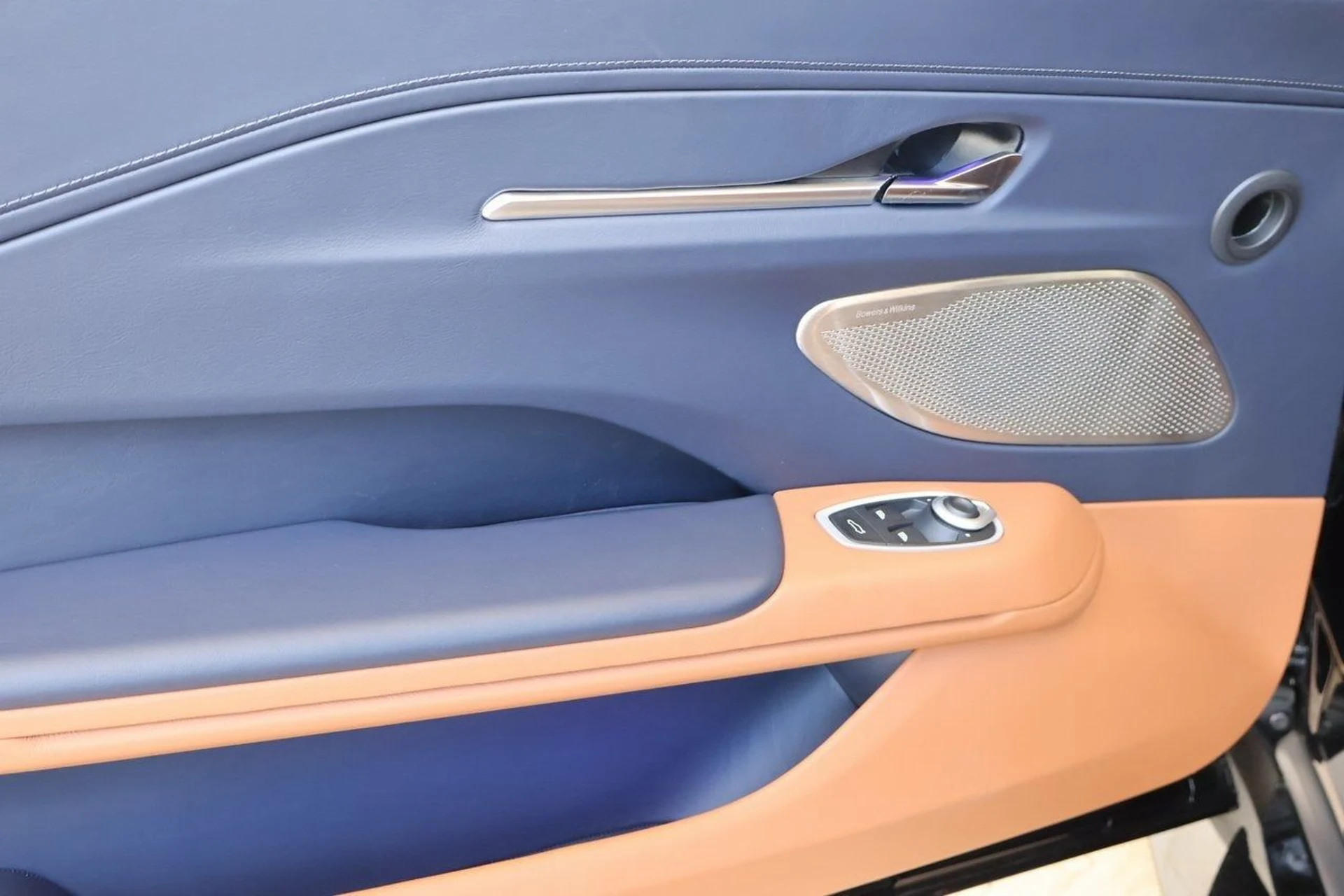 mph009_948741357_10_64e038a0a0