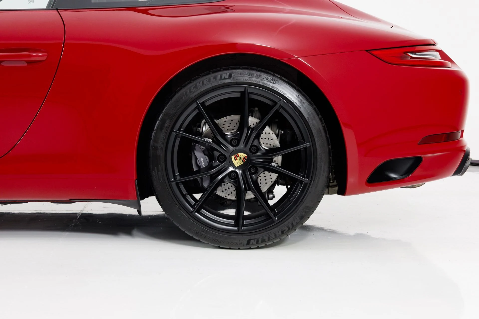 mph009_951258160_Used_2019_Porsche_911_Carrera_1767051368_7f32483e98