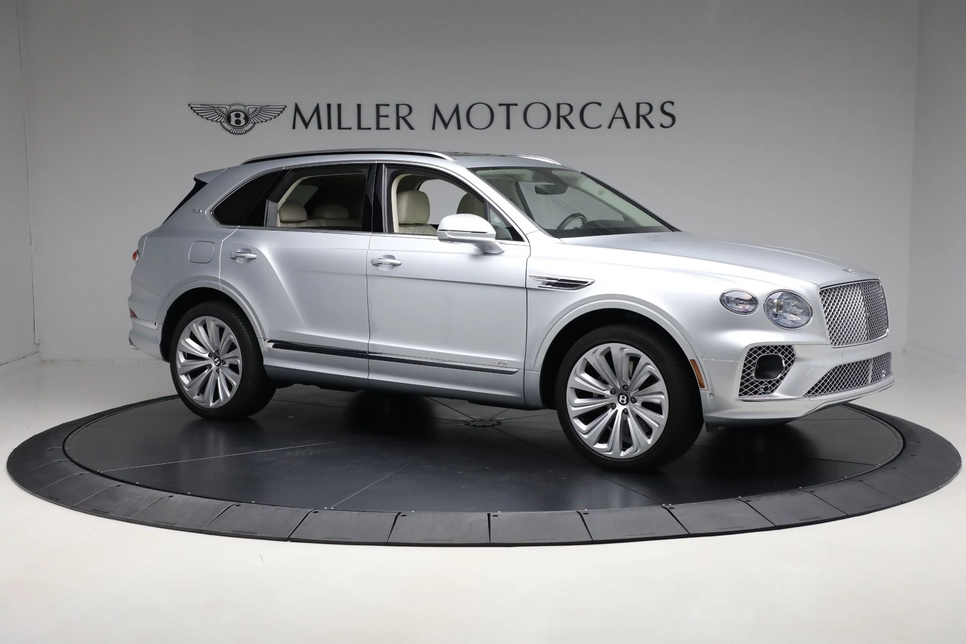mph009_951693531_Used_2021_Bentley_Bentayga_V8_62d80ffb8b