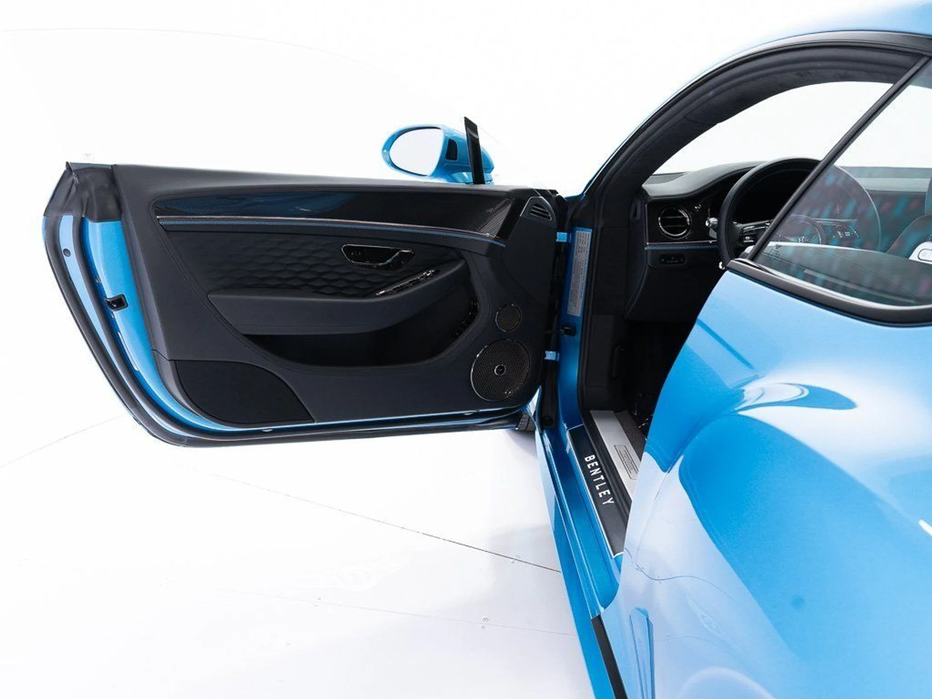 mph009_952368870_5a63914cf54b9236344c32cf31afe1d8_bc539f0f94