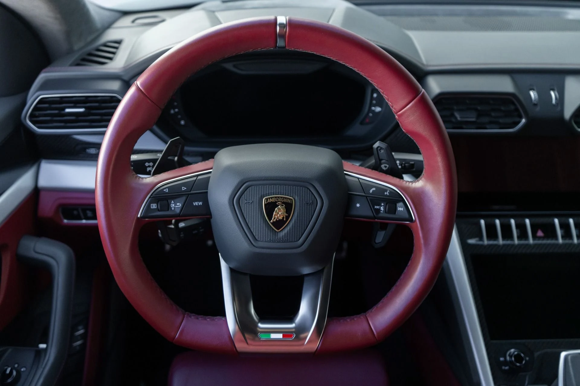 mph009_960478092_Used_2021_Lamborghini_Urus_1768598799_191d354620