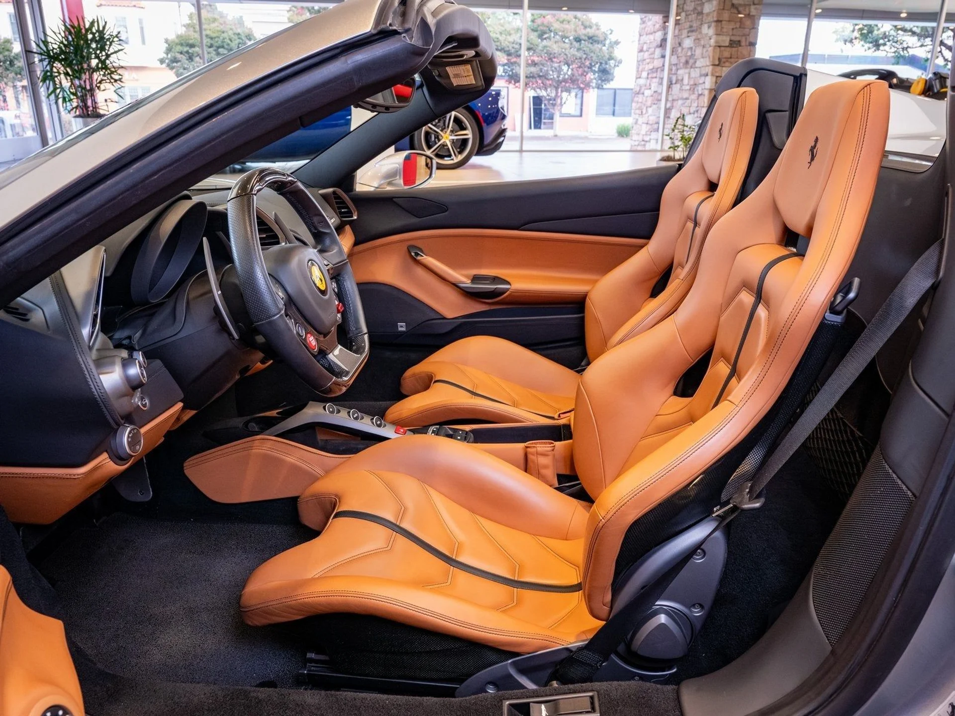 mph009_962570935_10_ef9f62d393