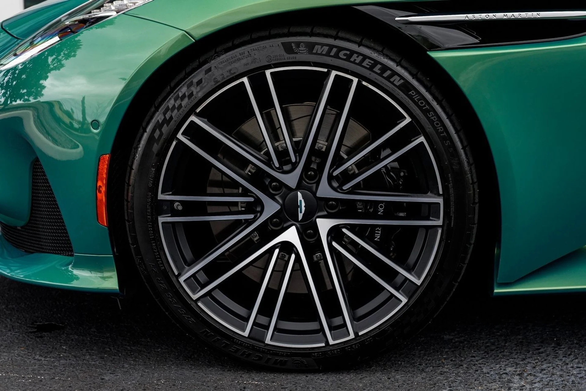 mph009_970115077_b8898f6c8e96475c126183e9f4a932b4x_62dfc436a3