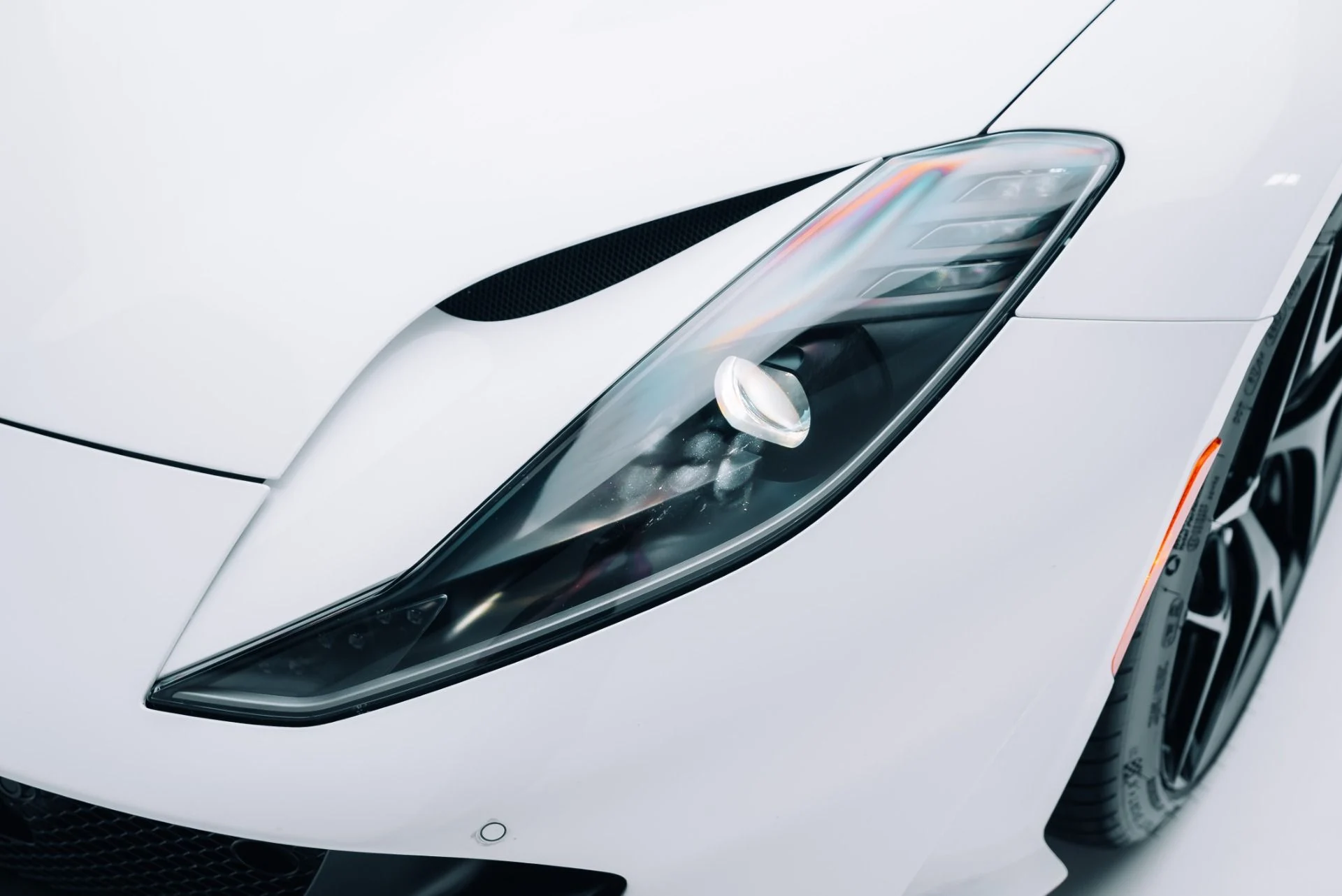 mph009_986966071_Used_2019_Ferrari_812_Superfast_1787186168_bdbedbc6ba