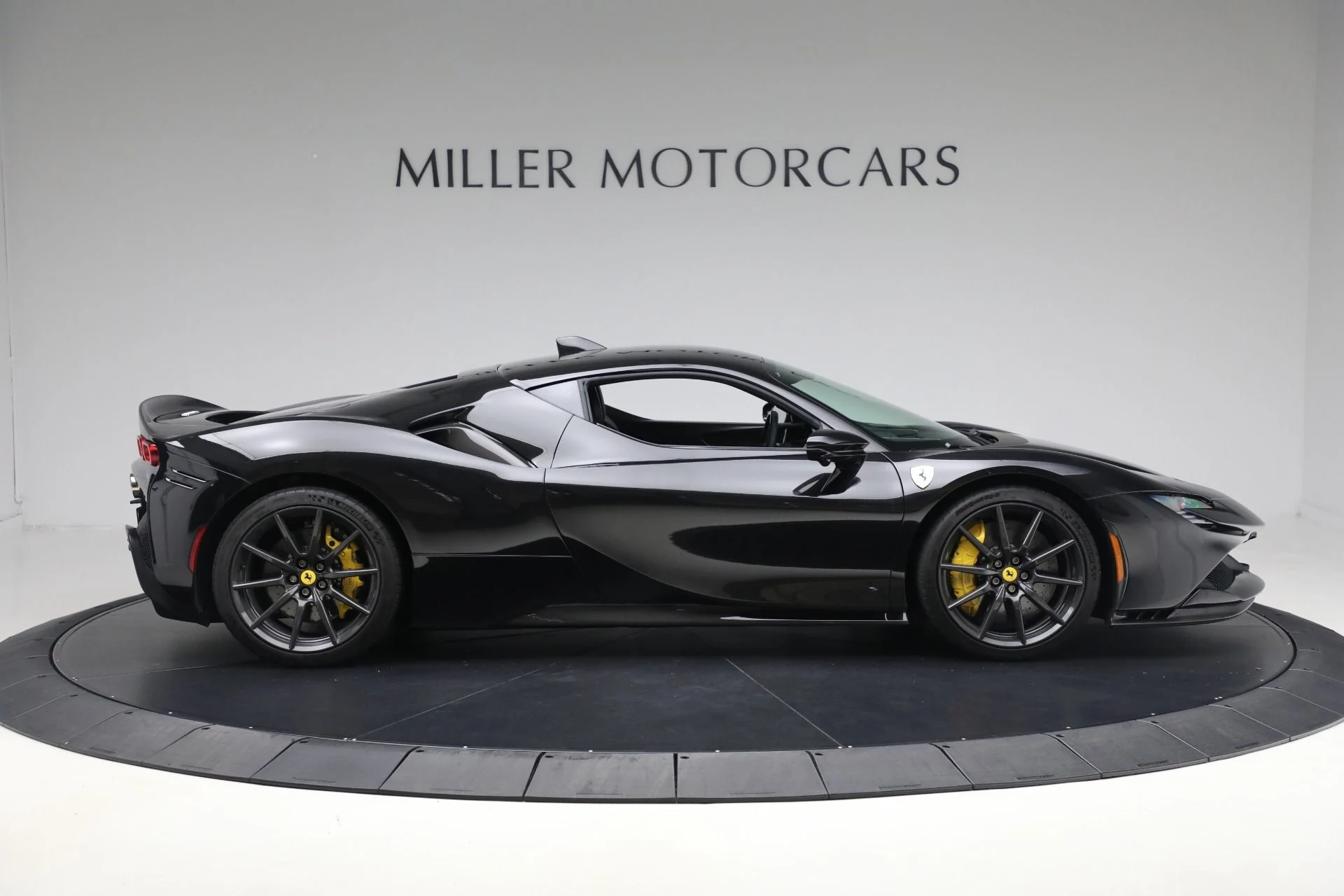 mph009_991929331_Used_2022_Ferrari_SF_90_Stradale_f3e0d42094