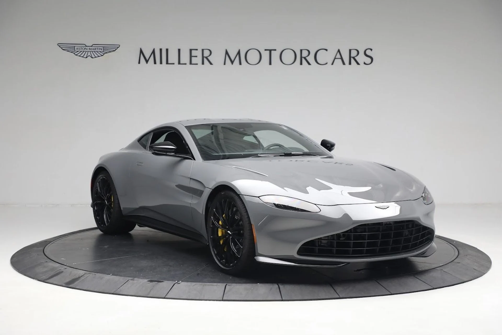 mph009_99266723_Used_2023_Aston_Martin_Vantage_V8_bc63287cd6