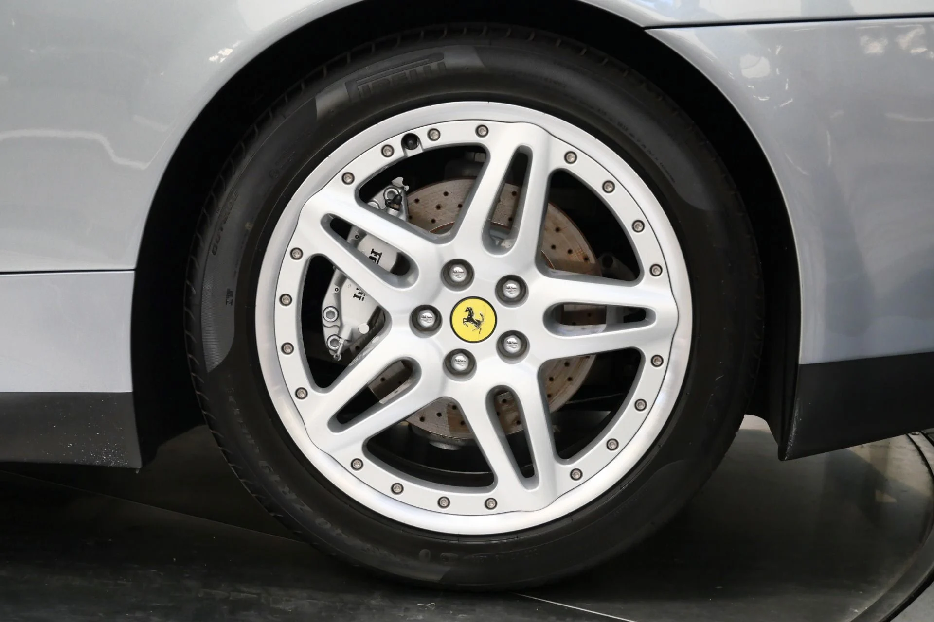 mph009_994679557_Used_2005_Ferrari_612_Scaglietti_1756135330_4f521fdbeb