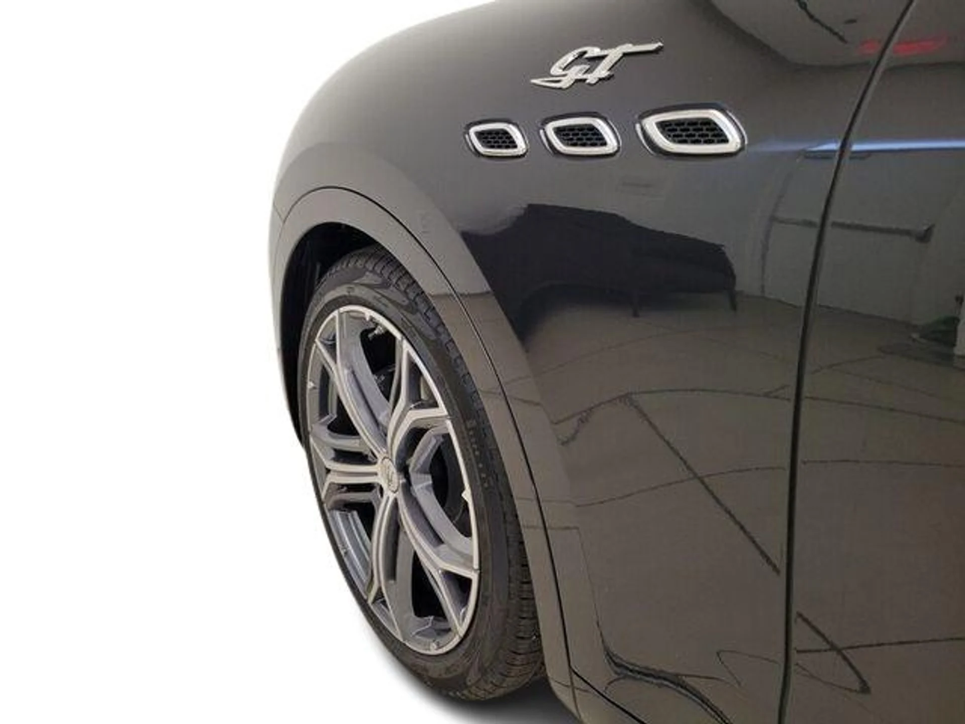 mph009_995587958_New_2023_Maserati_Levante_GT_1753160525_9326492554
