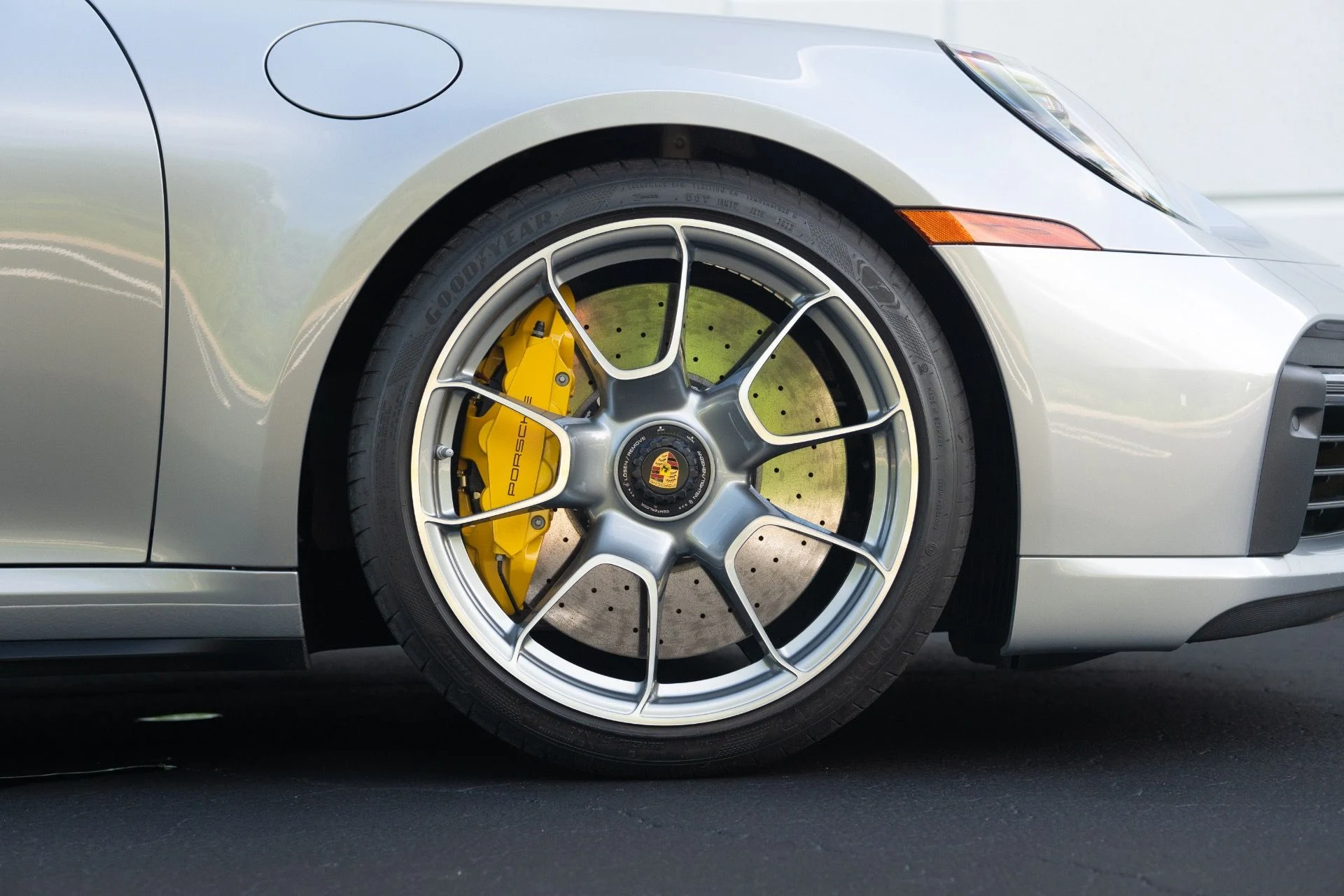 mph009_995988153_Used_2021_Porsche_911_Turbo_S_1758737347_ccf4e52e17