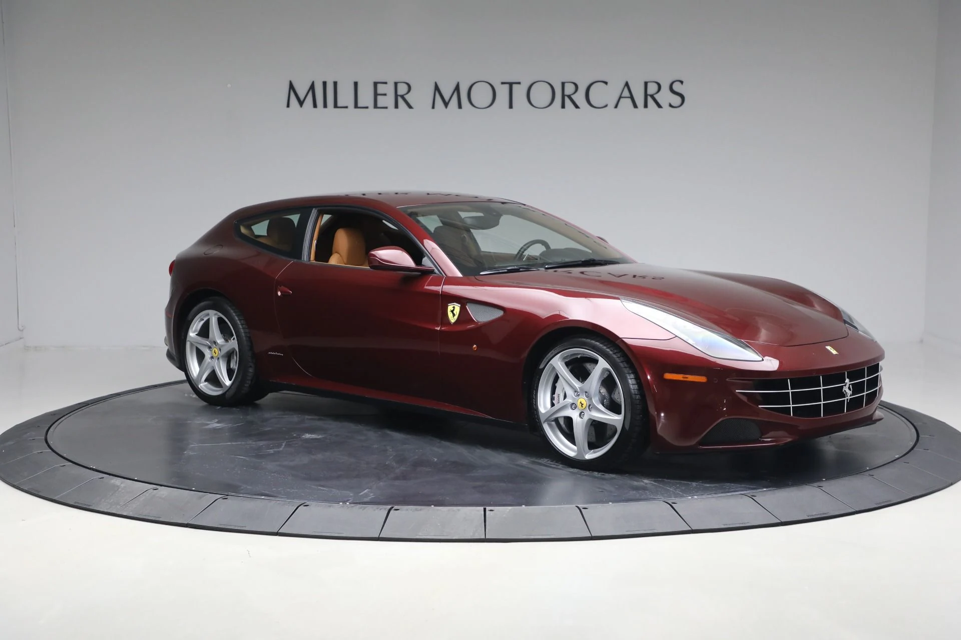 mph010_10064724_Used_2012_Ferrari_FF_1765920429_c3b8e01adf